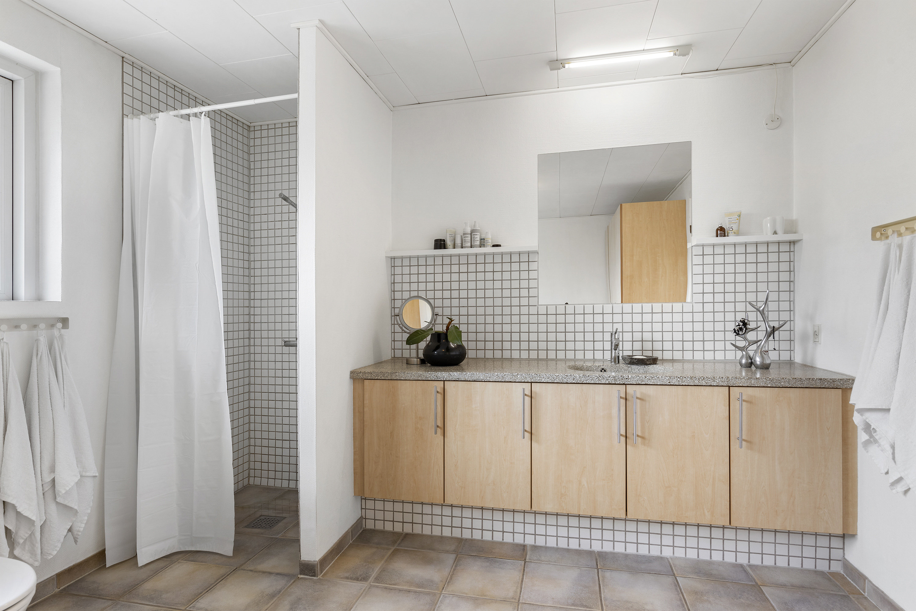 Fremhævet badeværelse billede i fuldskærmstilstand. Billede af Kingosvej 8, 9760 Vrå