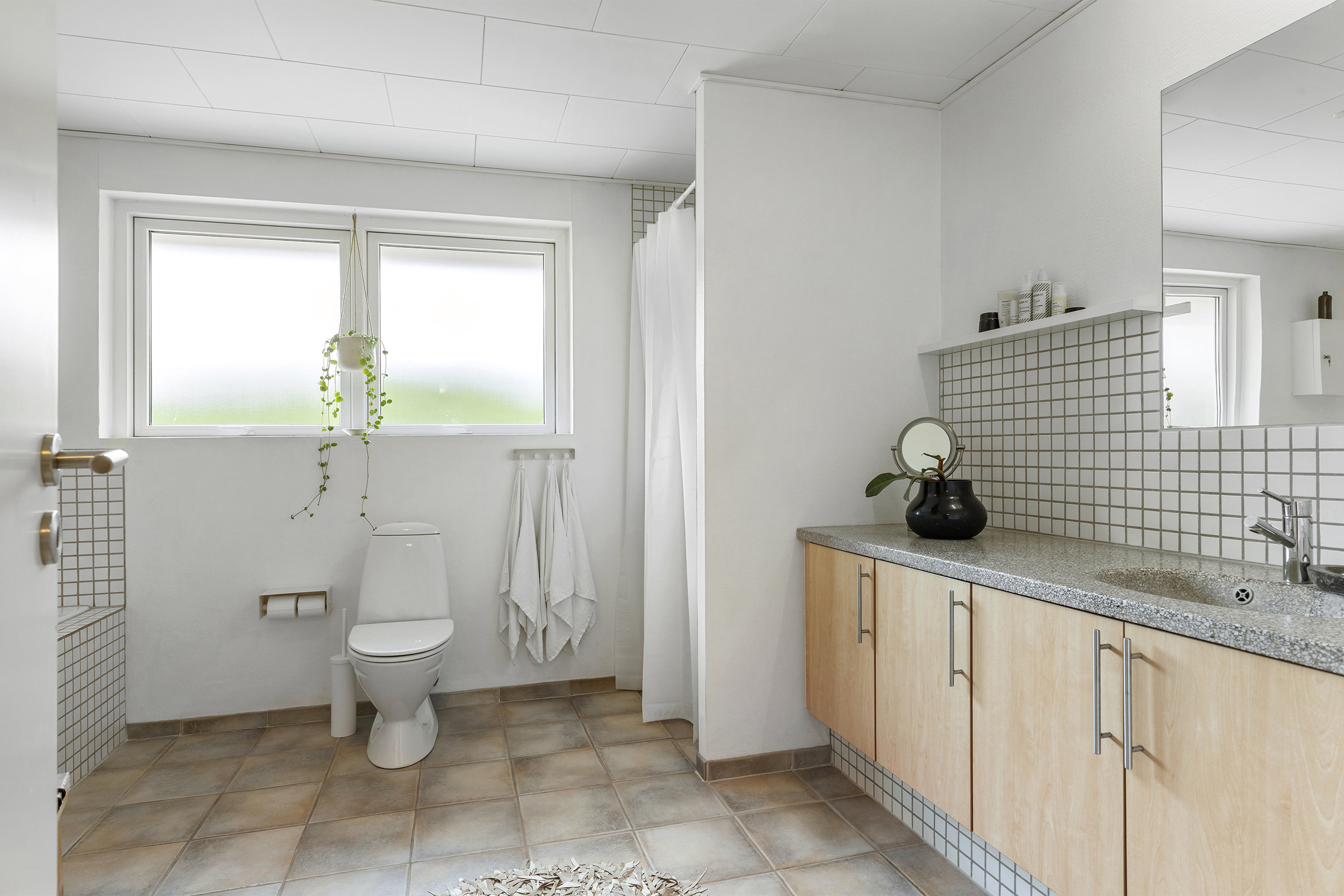 Fremhævet badeværelse billede i fuldskærmstilstand. Billede af Kingosvej 8, 9760 Vrå