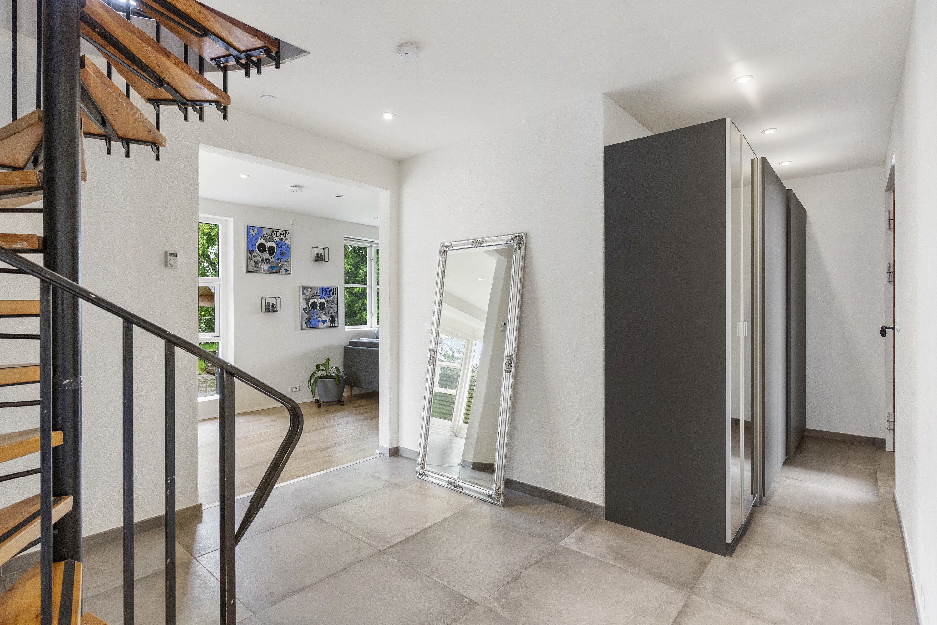 Fremhævet entré billede i fuldskærmstilstand. Billede af Tårnvej 11, 9760 Vrå