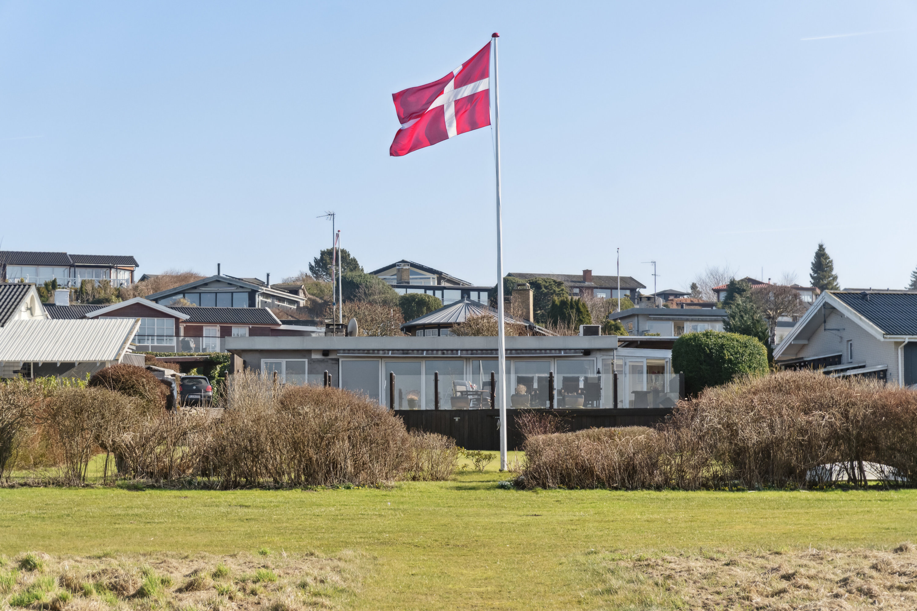 Fremhævet set fra haven billede i fuldskærmstilstand. Billede af Strandvang 35, Lindenborg, 4000 Roskilde