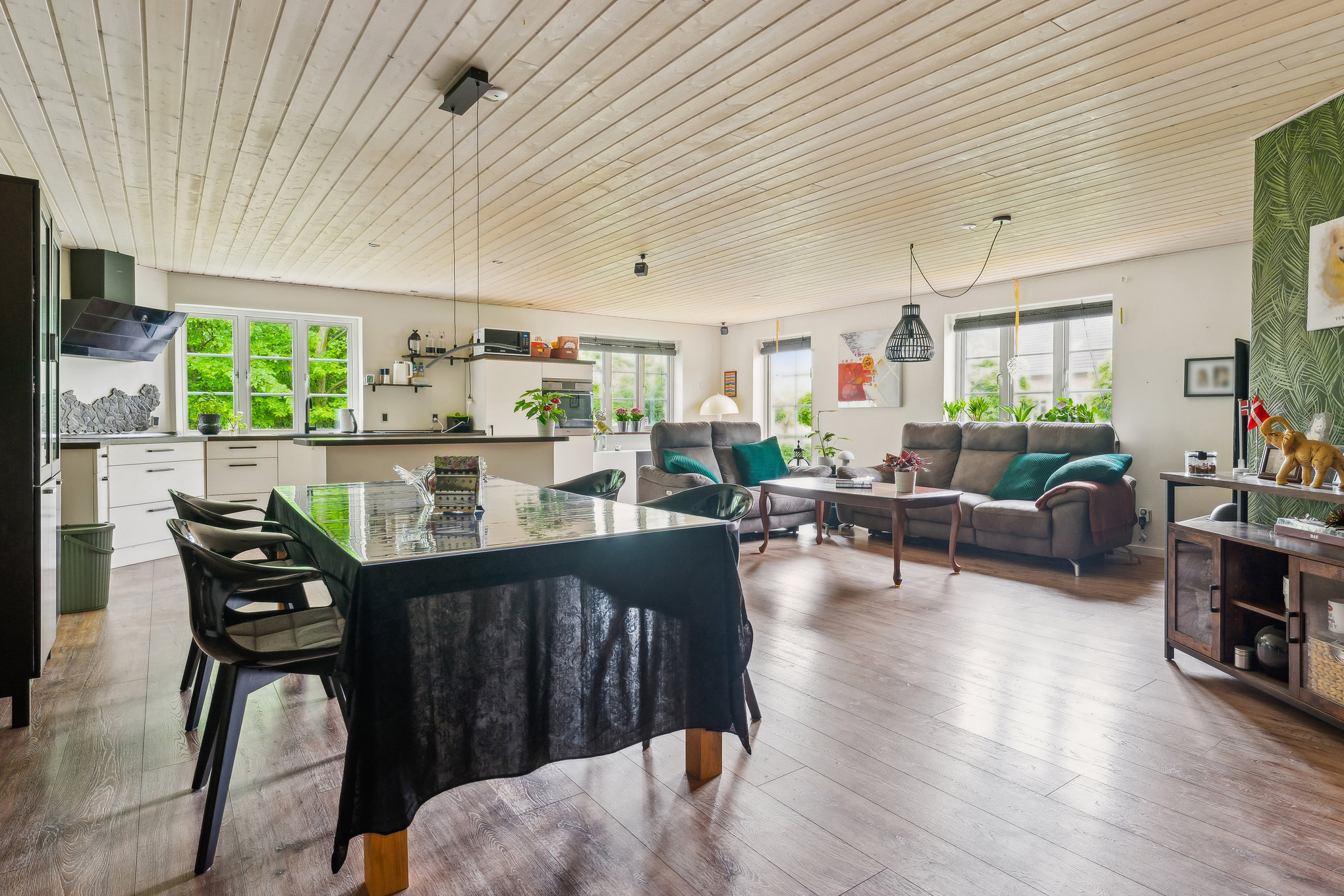 Fremhævet stue billede i fuldskærmstilstand. Billede af Vesterlandsvej 13, Handest, 8990 Fårup