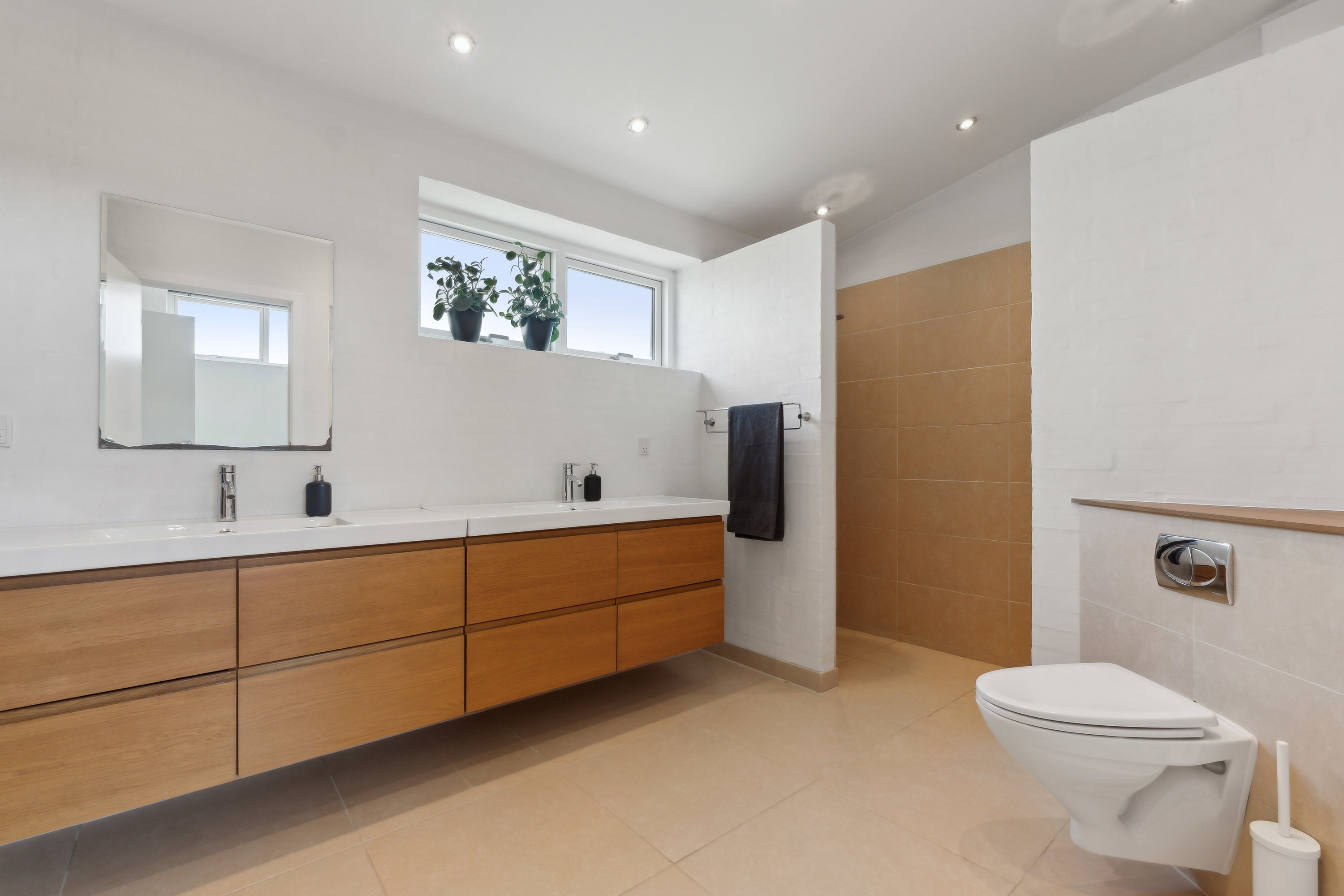 Fremhævet badeværelse billede i fuldskærmstilstand. Billede af Skjoldborgsvej 4, 9800 Hjørring