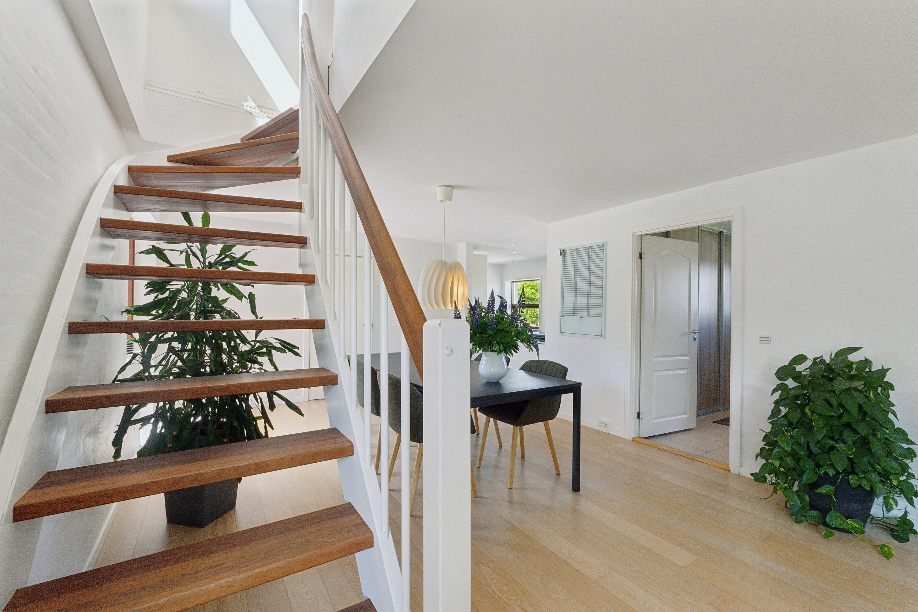 Fremhævet opgang billede i fuldskærmstilstand. Billede af Skjoldborgsvej 4, 9800 Hjørring