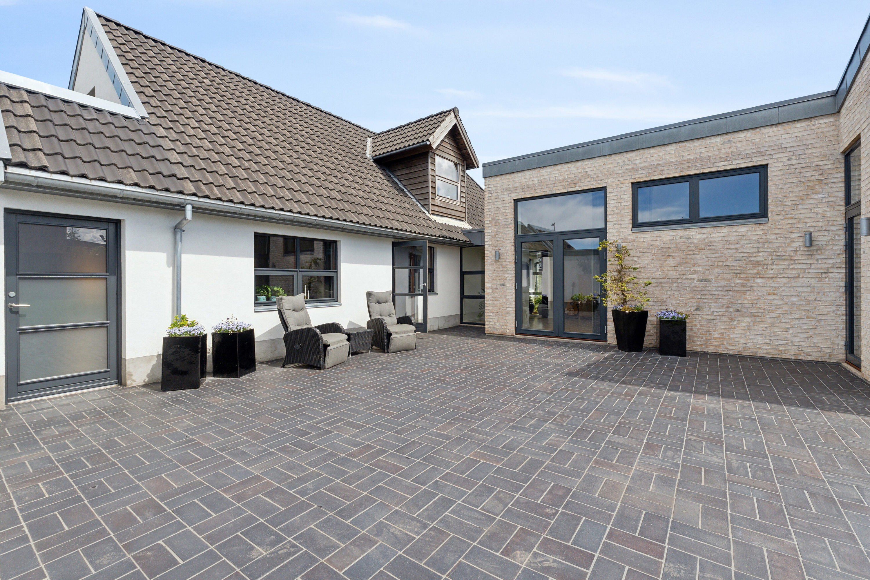 Fremhævet set fra vejen billede i fuldskærmstilstand. Billede af Skjoldborgsvej 4, 9800 Hjørring