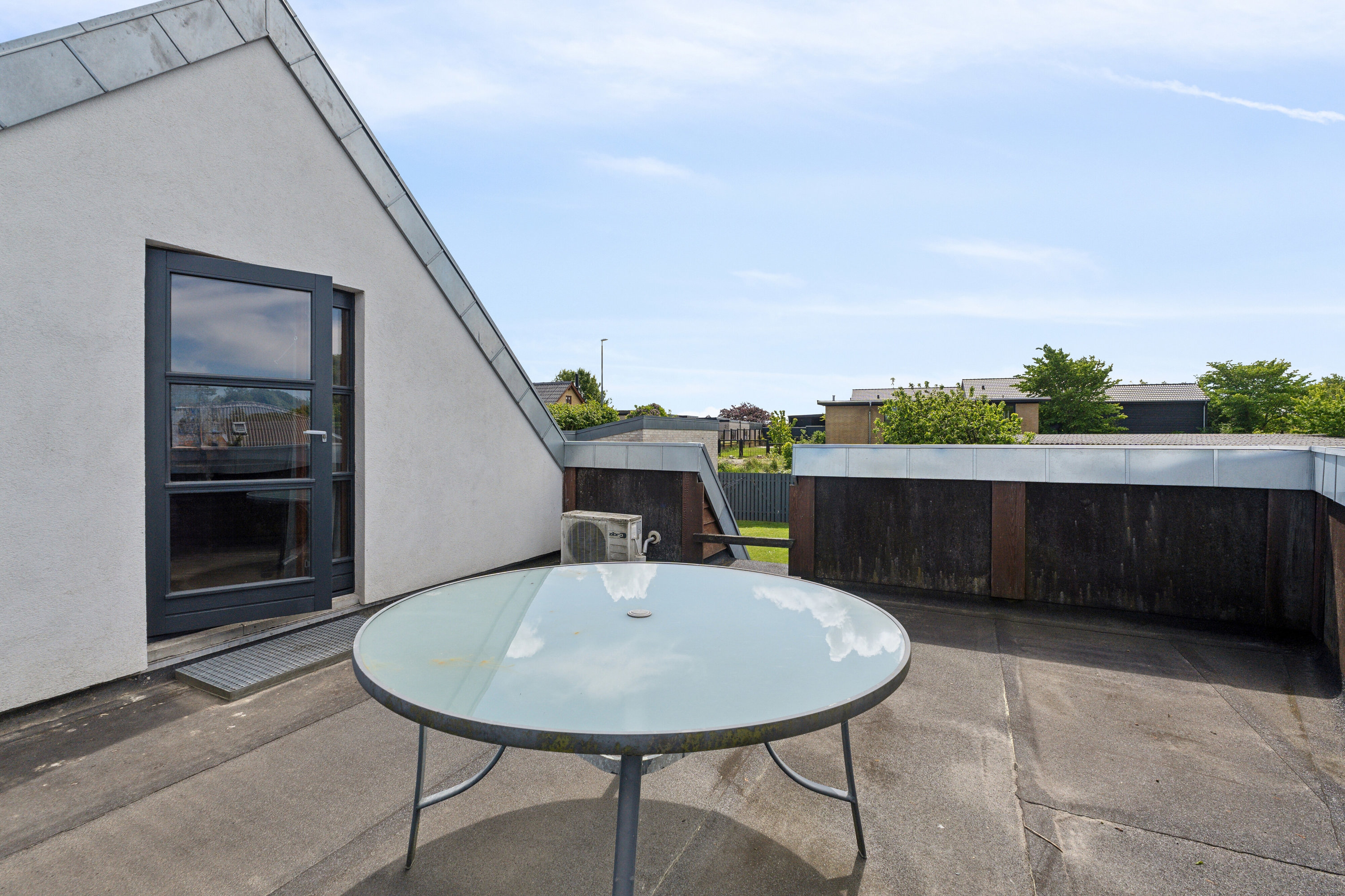 Fremhævet terrasse billede i fuldskærmstilstand. Billede af Skjoldborgsvej 4, 9800 Hjørring