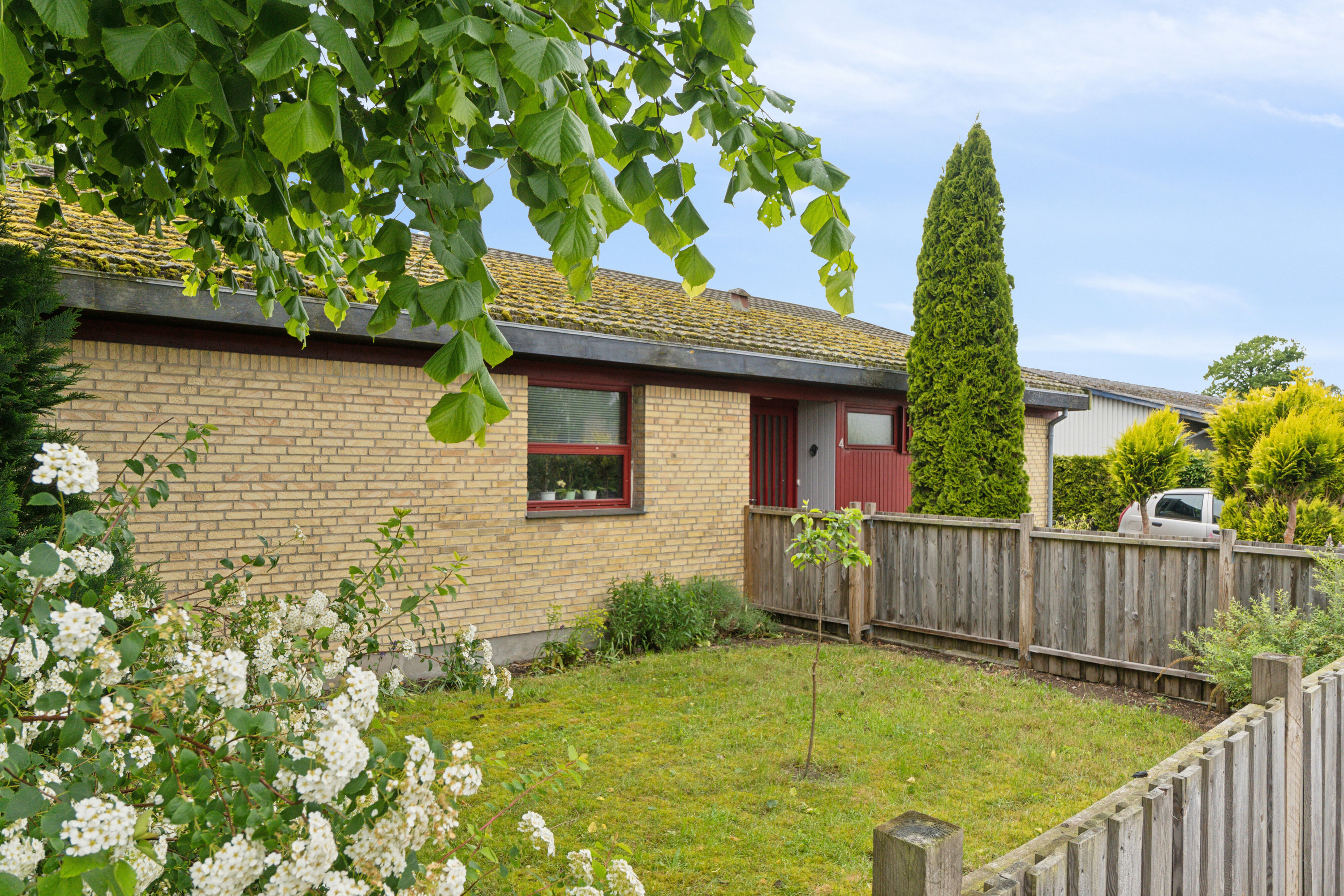 Fremhævet set fra haven billede i fuldskærmstilstand. Billede af Bøgevej 4, 4760 Vordingborg