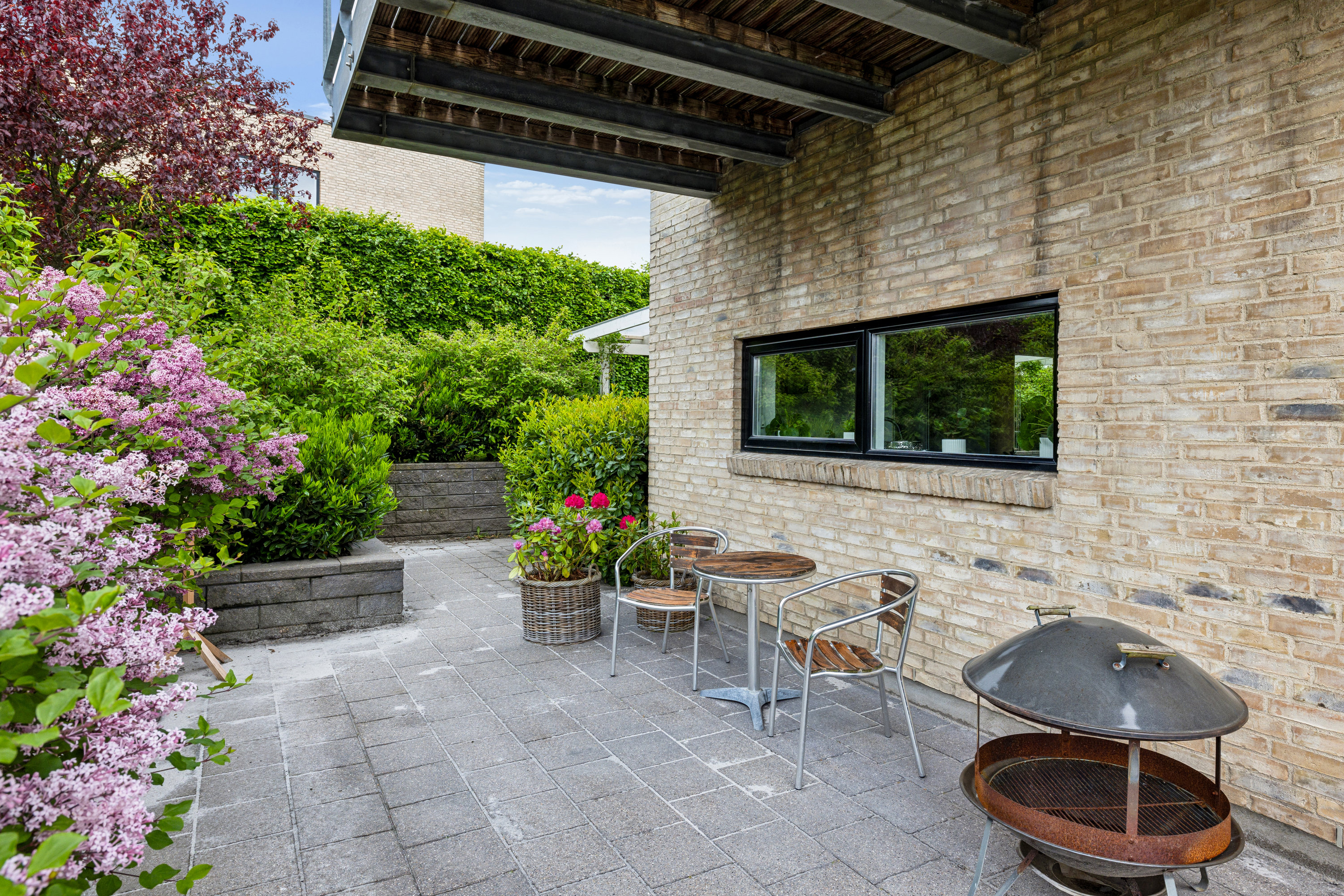 Fremhævet terrasse billede i fuldskærmstilstand. Billede af Gåsebakken 28, Ugelbølle, 8410 Rønde