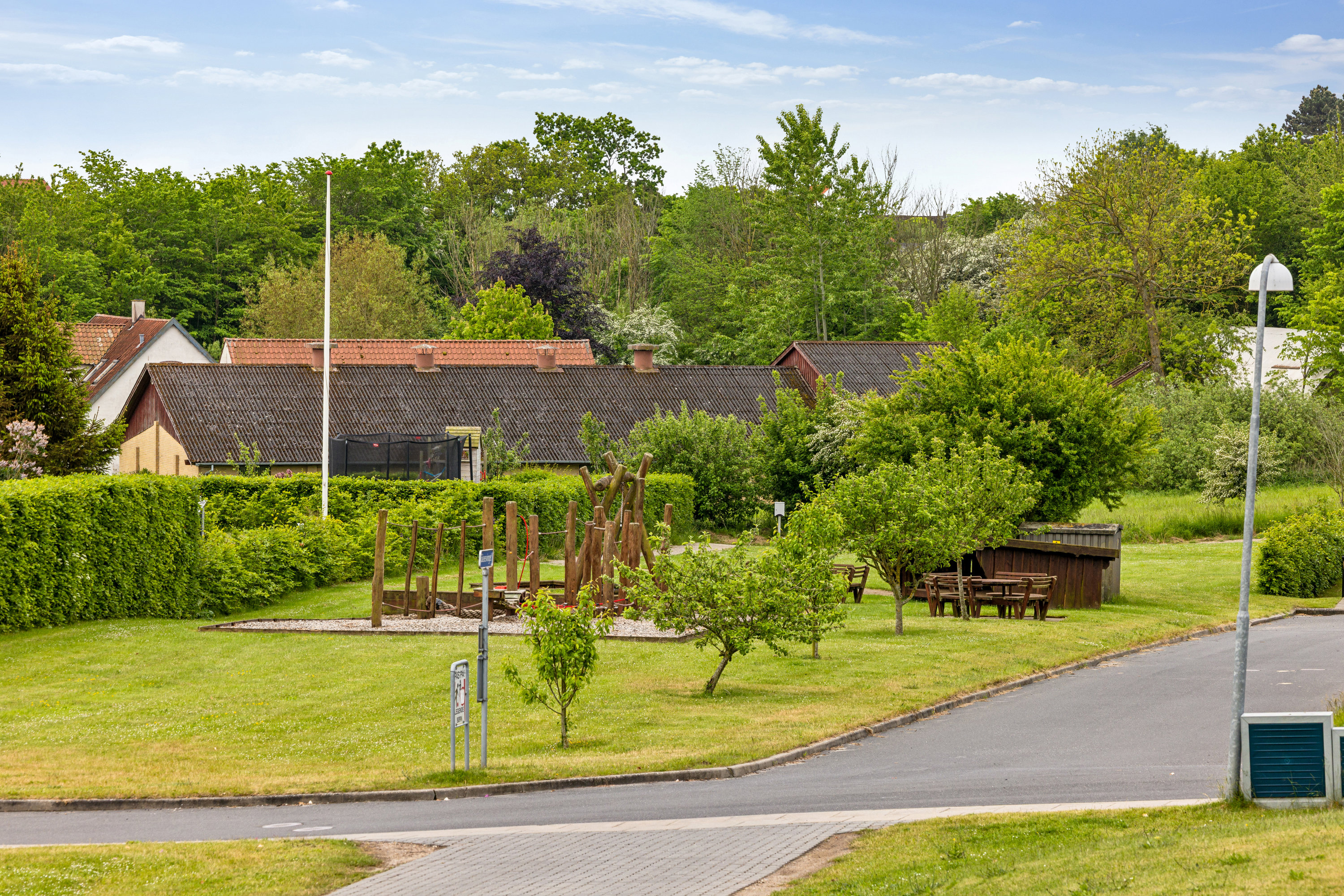 Fremhævet have billede i fuldskærmstilstand. Billede af Gåsebakken 28, Ugelbølle, 8410 Rønde