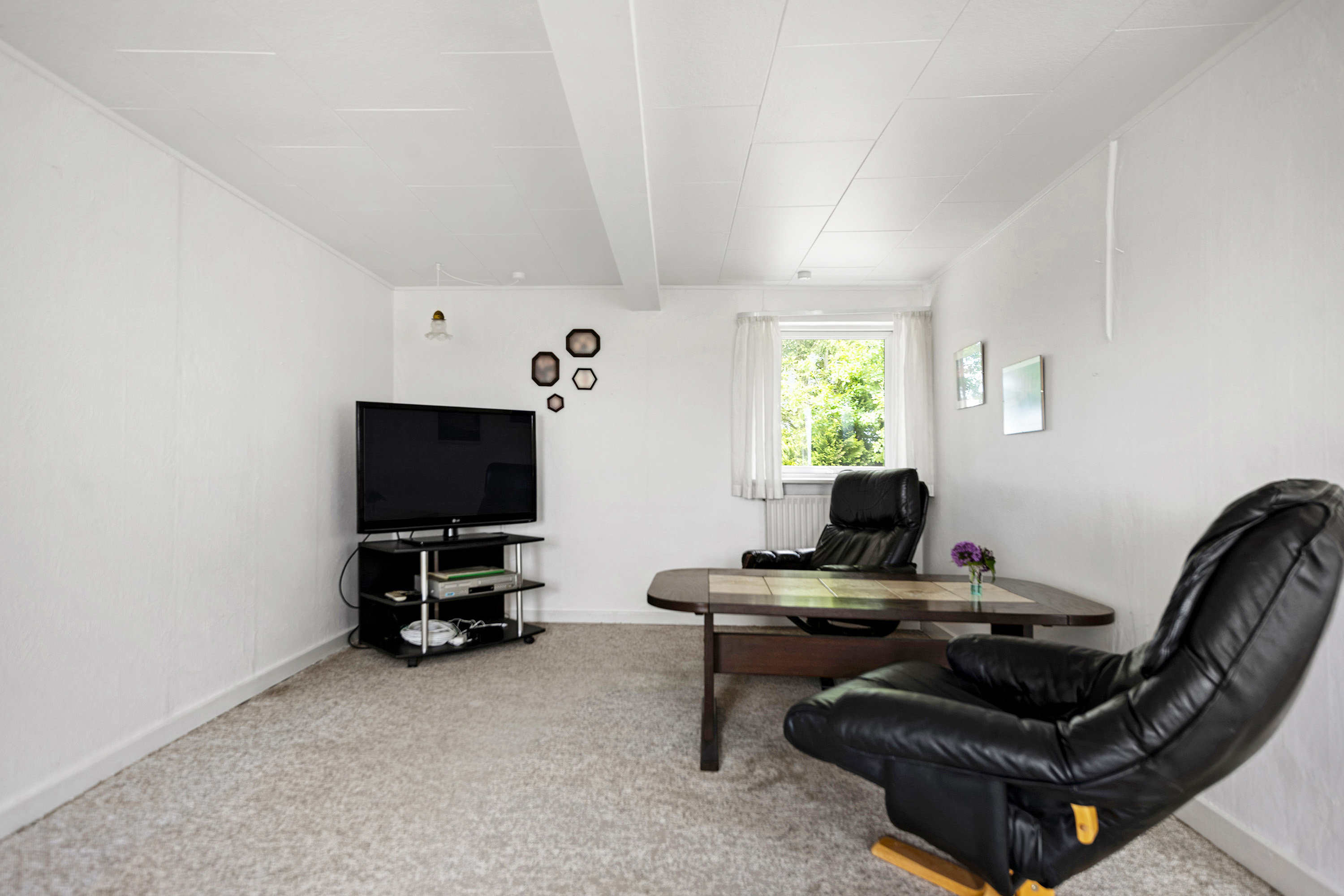 Fremhævet stue billede i fuldskærmstilstand. Billede af Alrøvej 402, Alrø, 8300 Odder