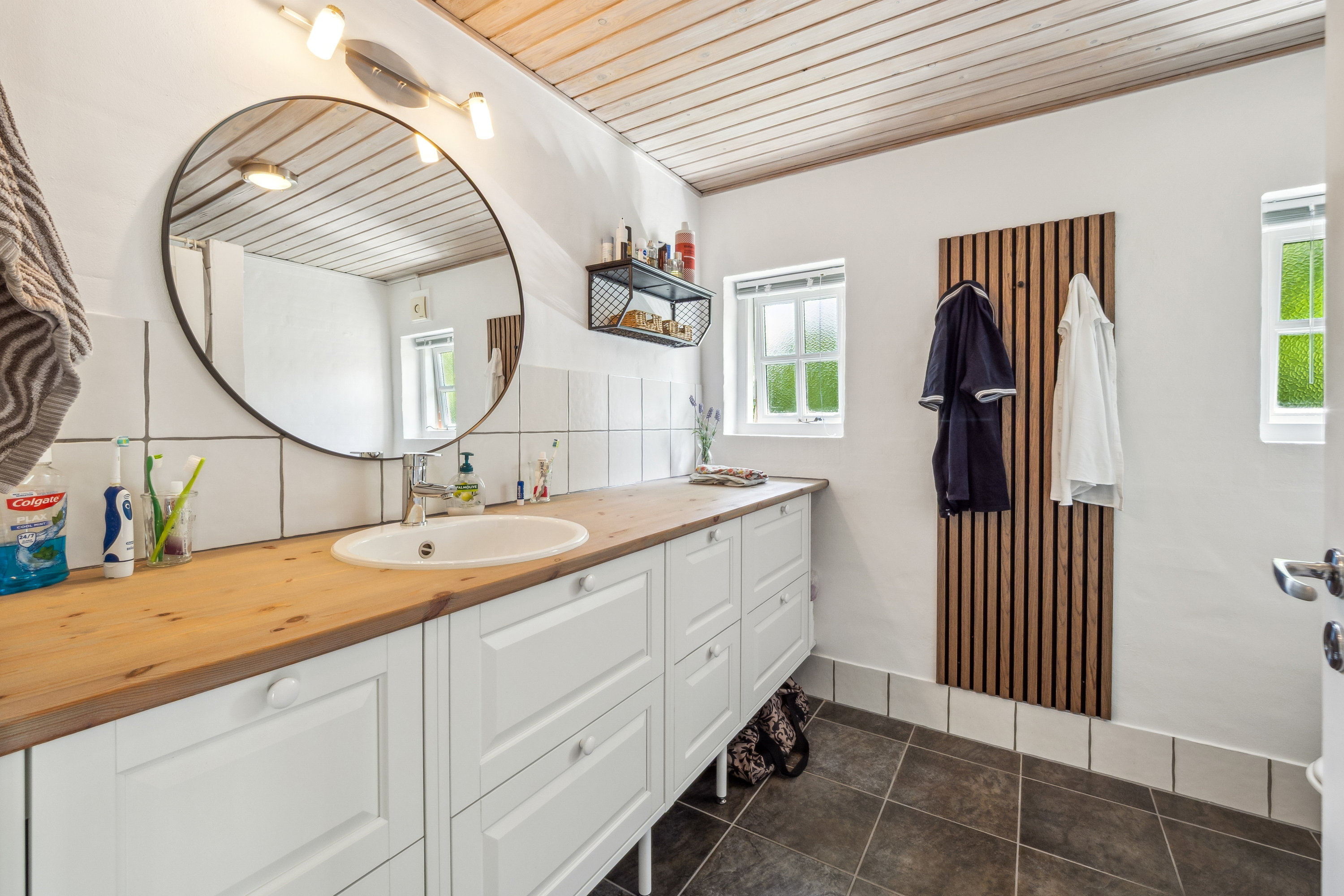 Fremhævet bad billede i fuldskærmstilstand. Billede af Langtoften 16, Solbjerg, 7950 Erslev