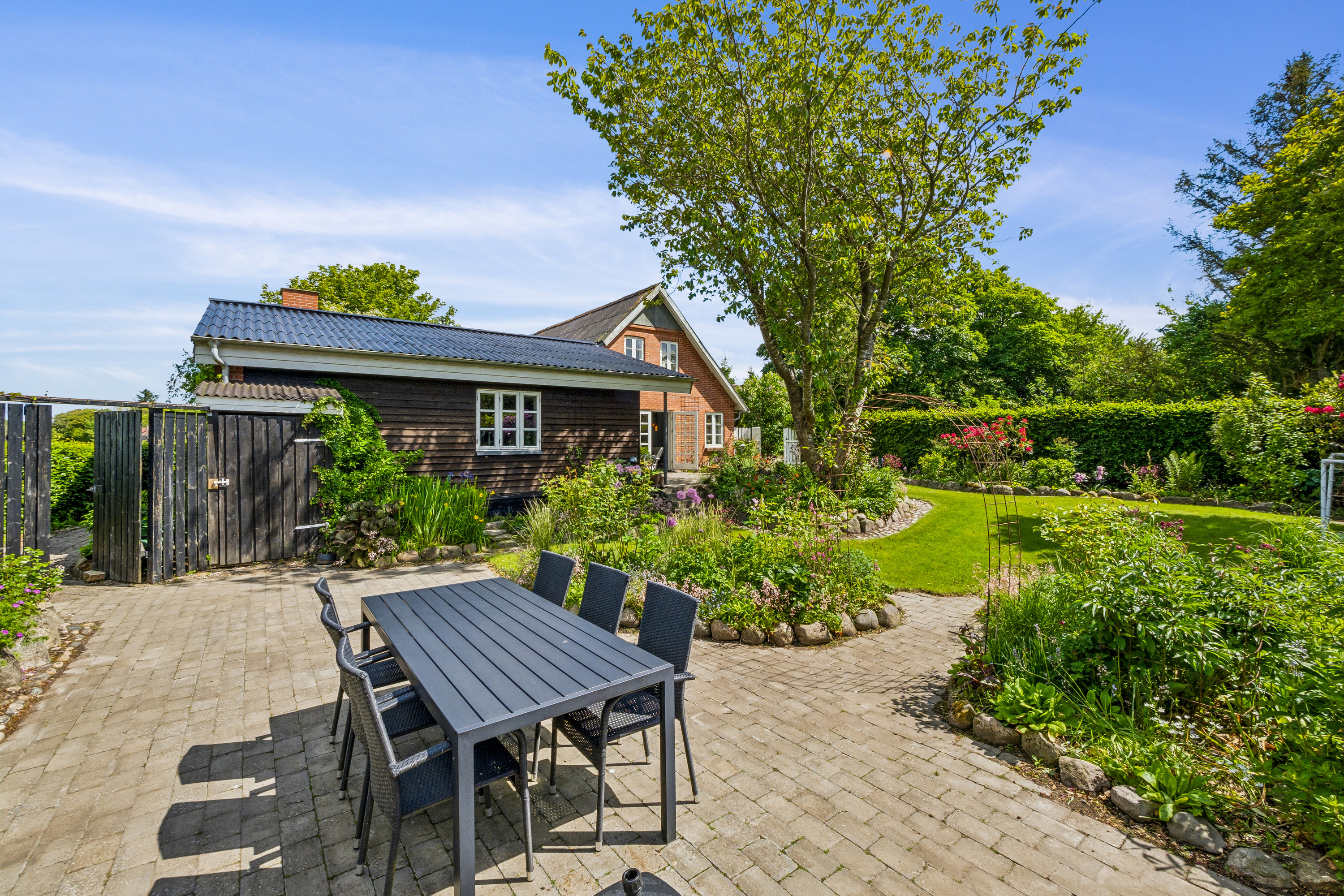 Fremhævet have billede i fuldskærmstilstand. Billede af Langtoften 16, Solbjerg, 7950 Erslev