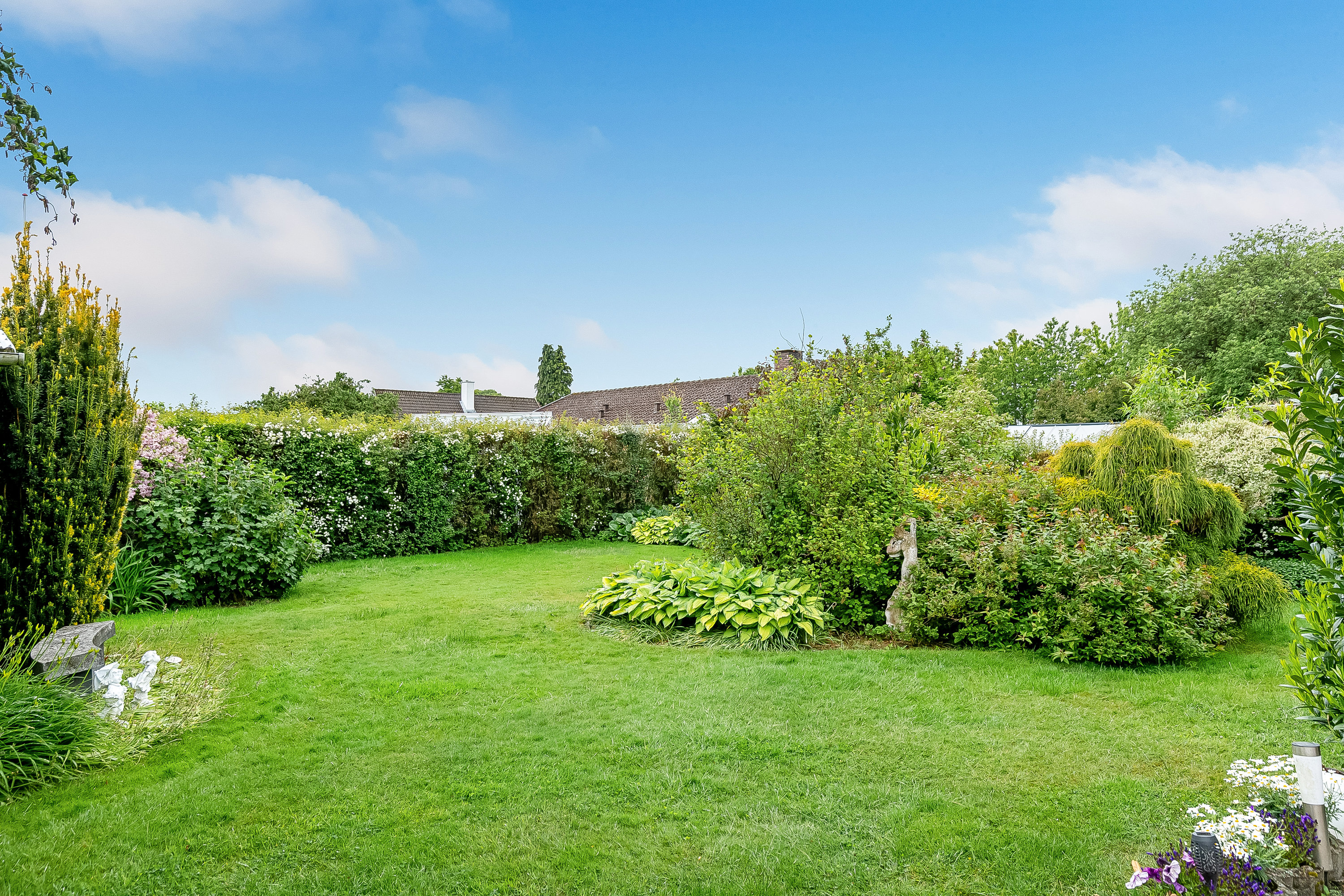 Fremhævet have billede i fuldskærmstilstand. Billede af J.A. Petersens Park 12, 6093 Sjølund
