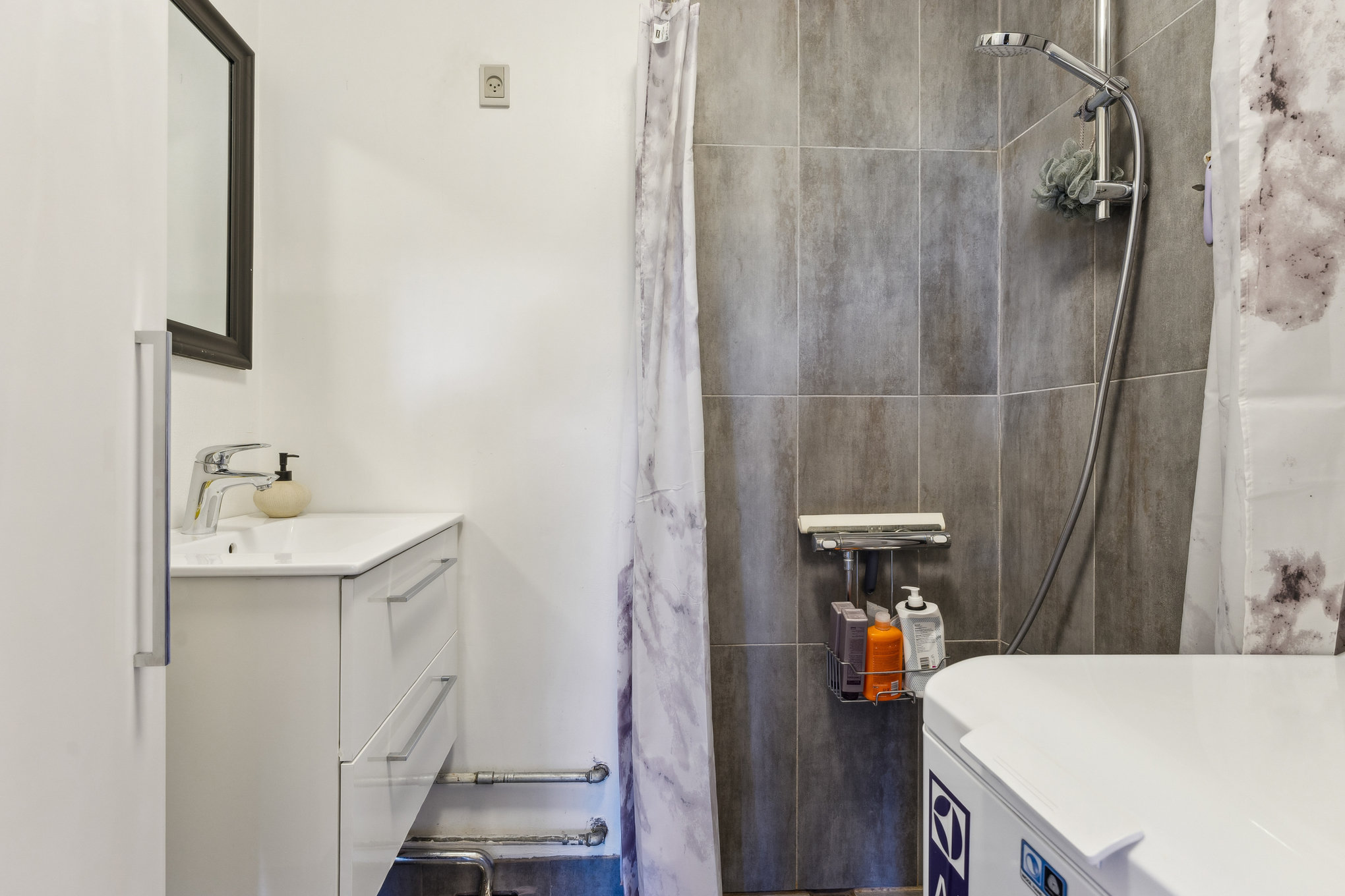 Fremhævet badeværelse billede i fuldskærmstilstand. Billede af Gl. Hadsundvej 12B, 3. 2., 8900 Randers C