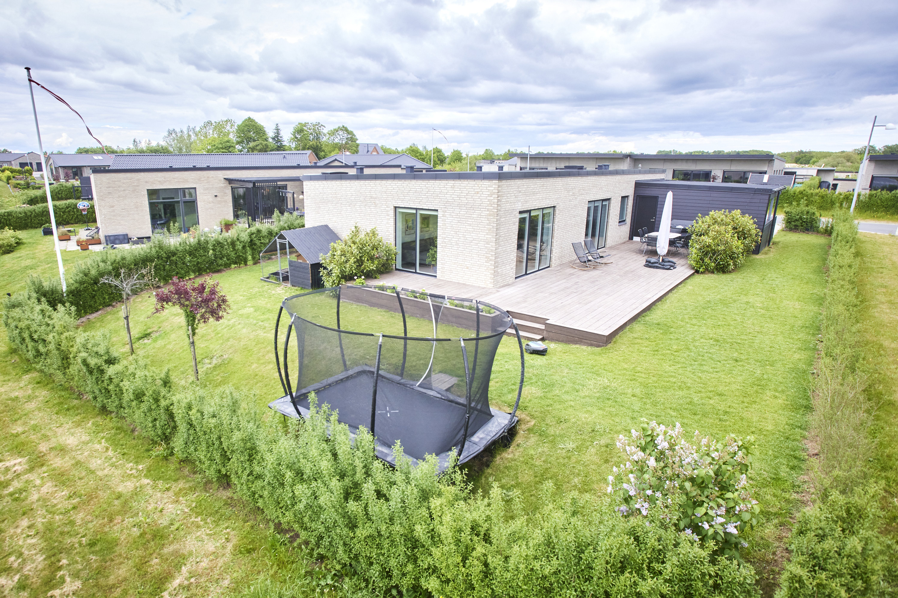 Fremhævet have billede i fuldskærmstilstand. Billede af Hvidkløverhøjen 17, Gram, 8660 Skanderborg