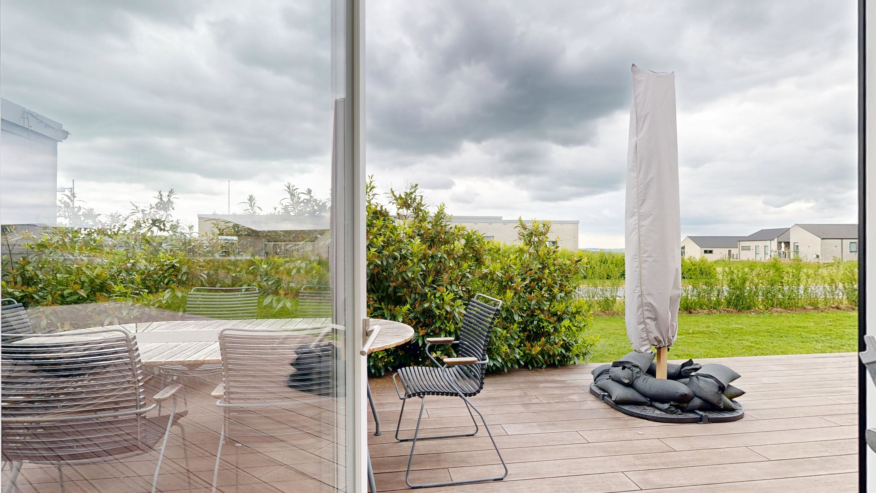 Fremhævet terrasse billede i fuldskærmstilstand. Billede af Hvidkløverhøjen 17, Gram, 8660 Skanderborg