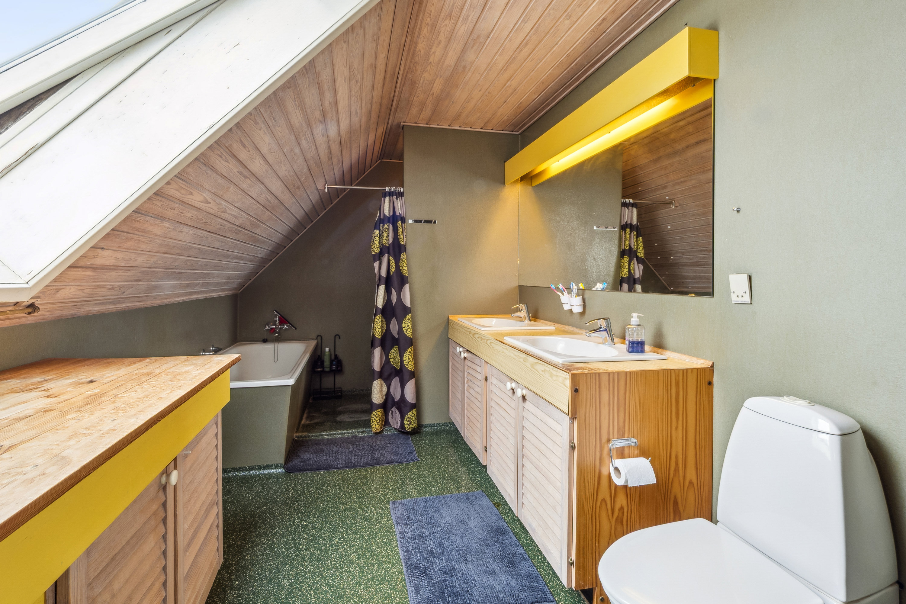 Fremhævet badeværelse billede i fuldskærmstilstand. Billede af Buen 2, 7840 Højslev