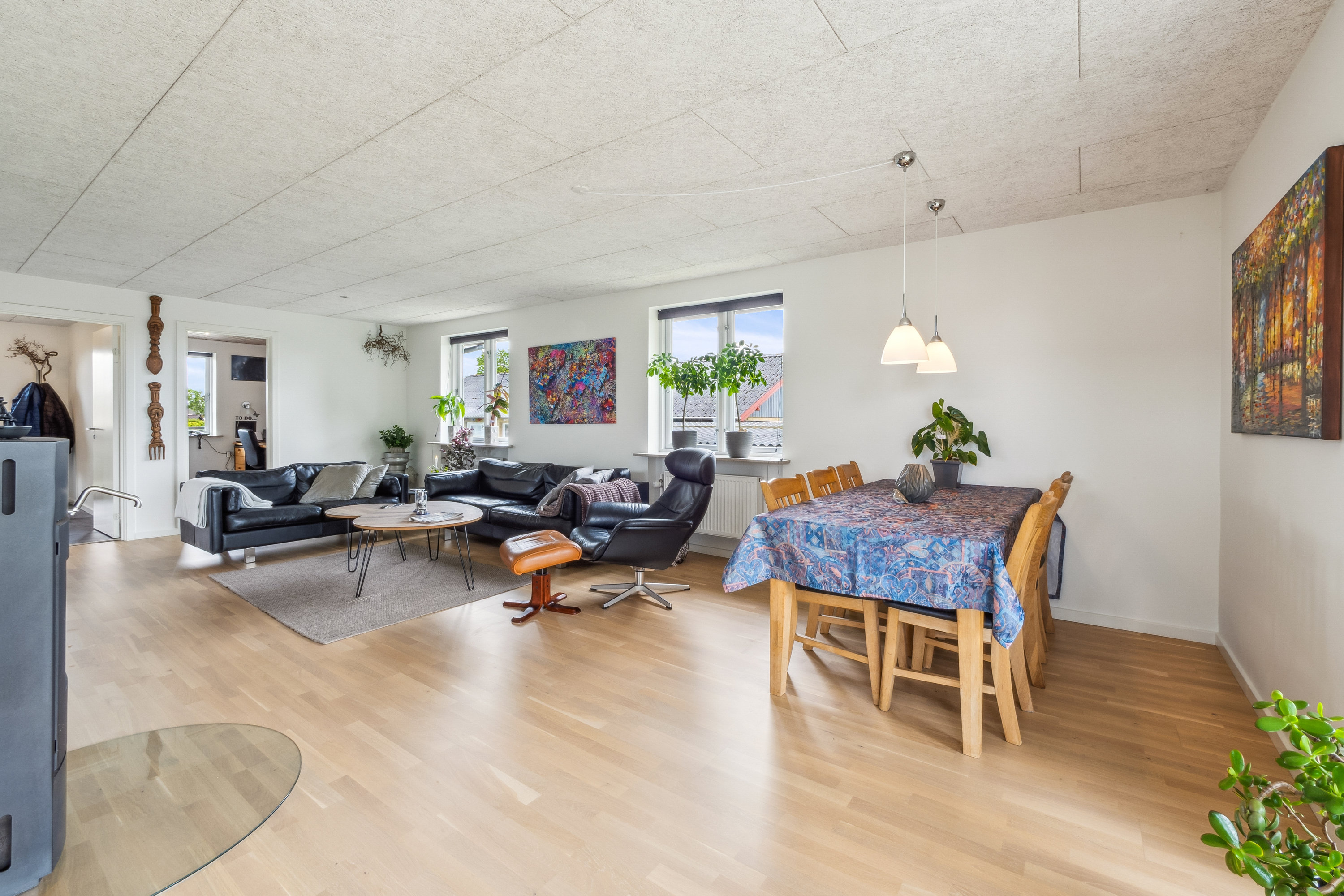 Fremhævet stue billede i fuldskærmstilstand. Billede af Buen 2, 7840 Højslev