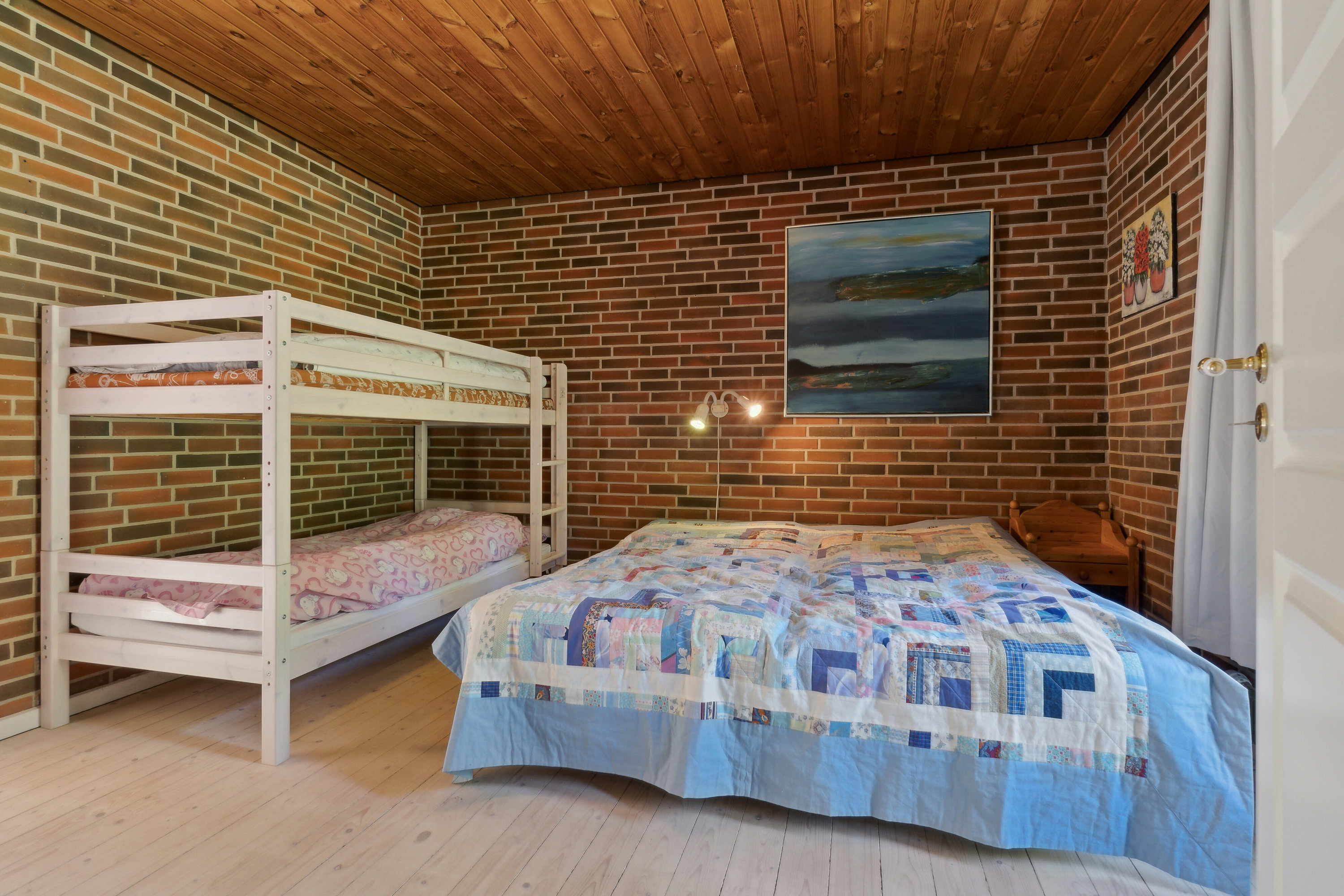 Fremhævet soveværelse billede i fuldskærmstilstand. Billede af Dalgårdsvej 9, 9870 Sindal