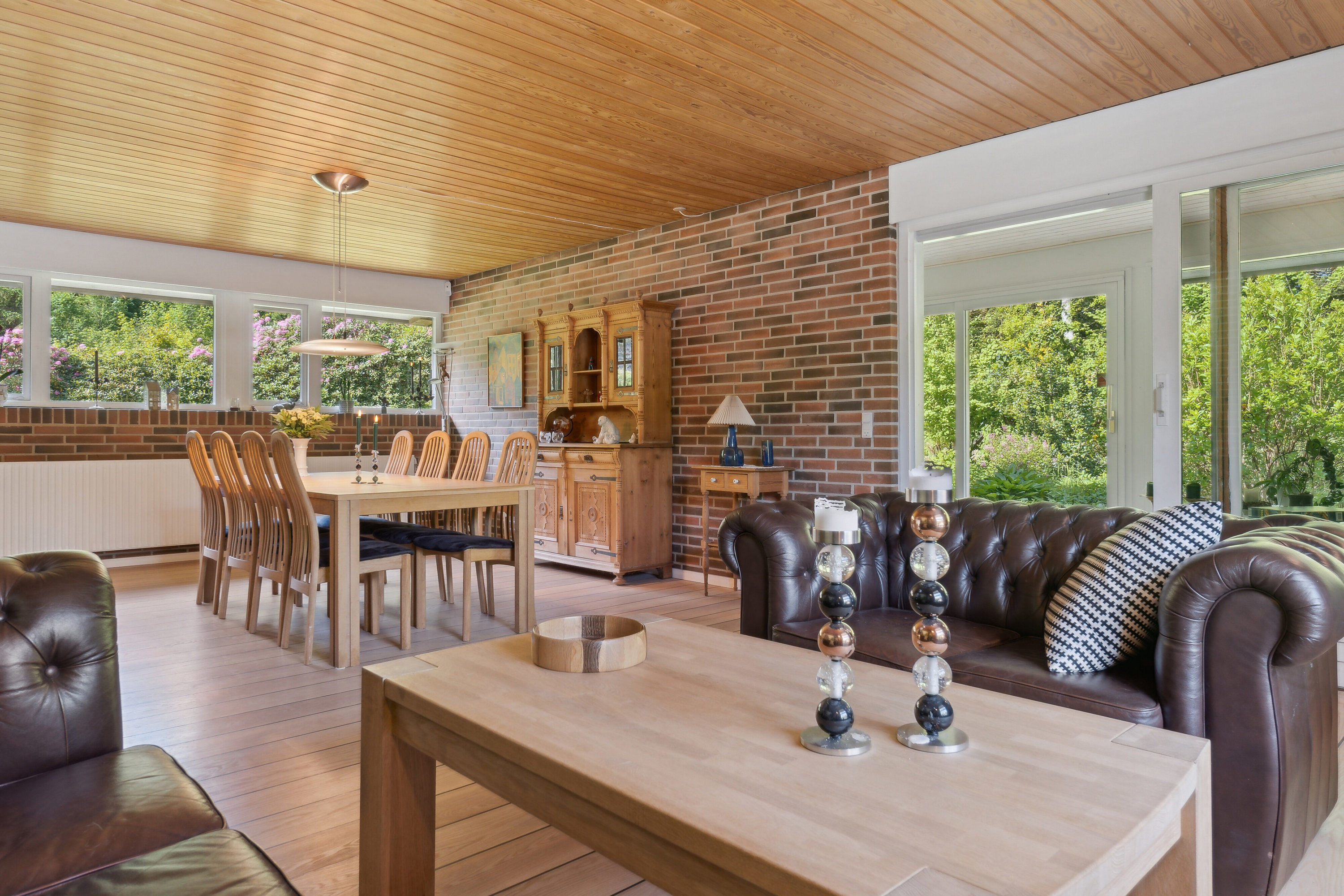 Fremhævet stue billede i fuldskærmstilstand. Billede af Dalgårdsvej 9, 9870 Sindal