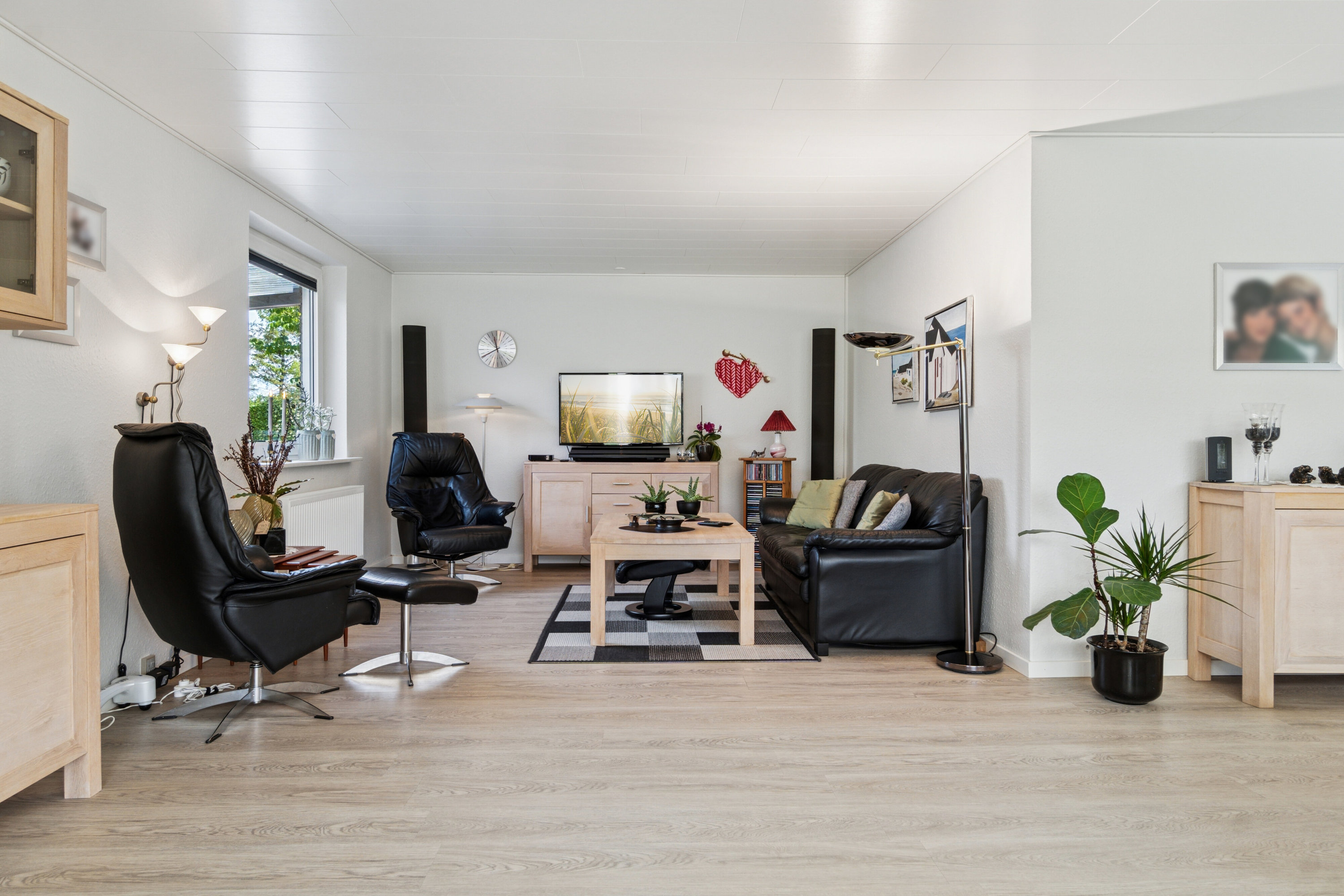 Fremhævet stue billede i fuldskærmstilstand. Billede af Degnevænget 12, Koldby, 7752 Snedsted