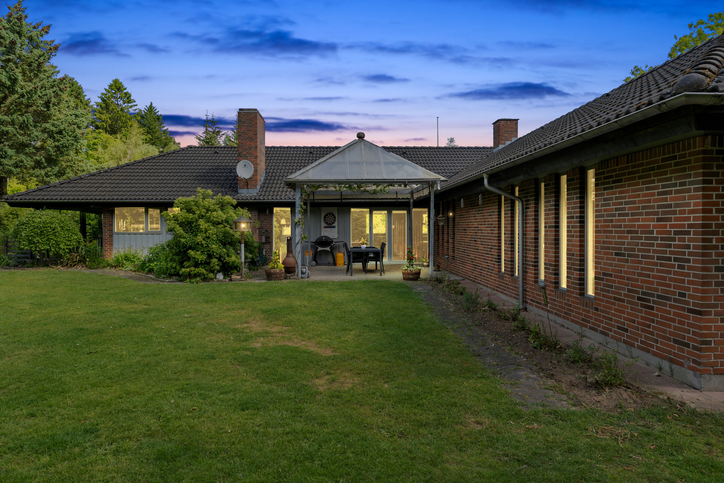 Fremhævet set fra haven billede i fuldskærmstilstand. Billede af Dalgårdsvej 9, 9870 Sindal