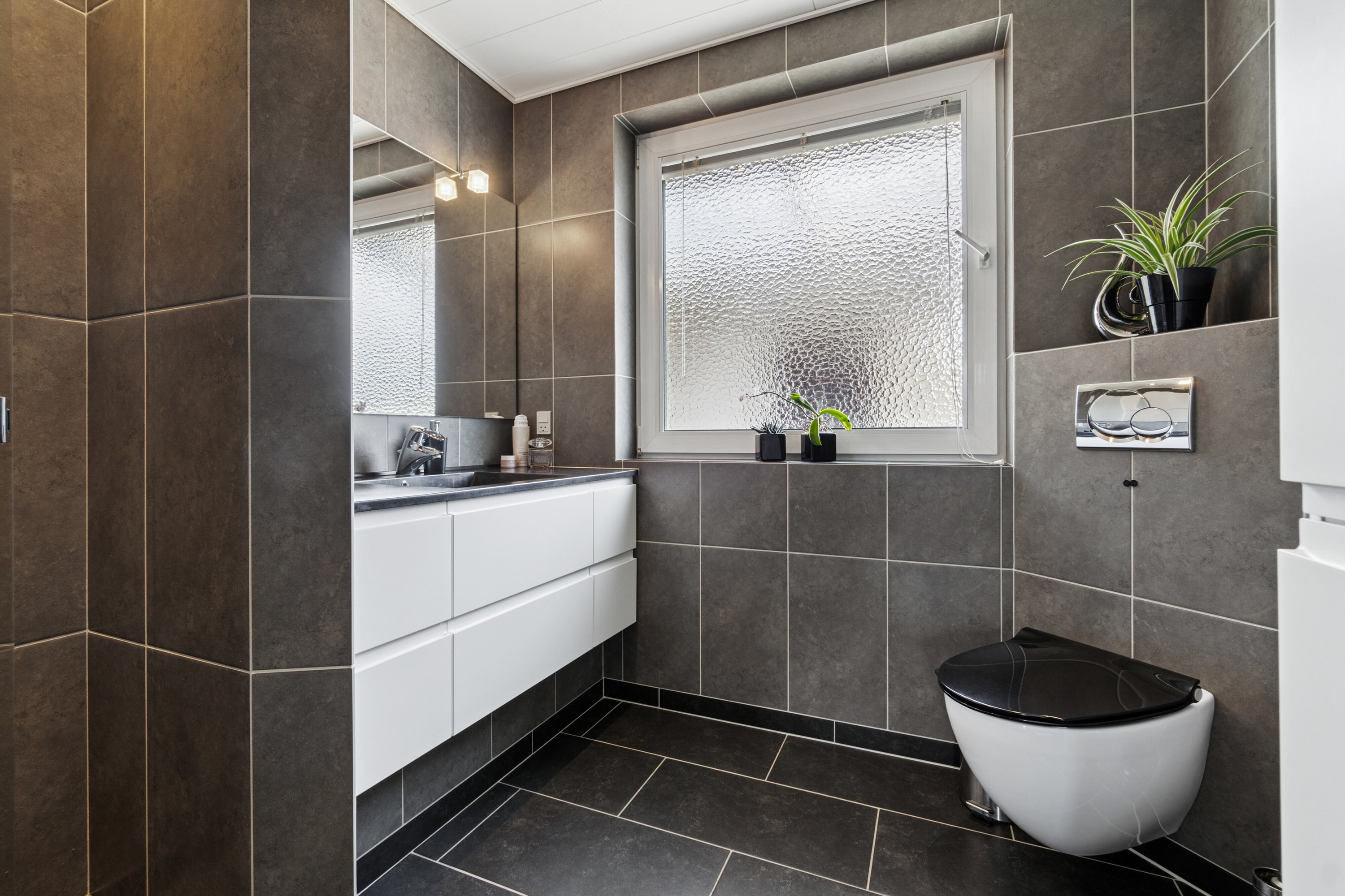 Fremhævet badeværelse billede i fuldskærmstilstand. Billede af Degnevænget 12, Koldby, 7752 Snedsted