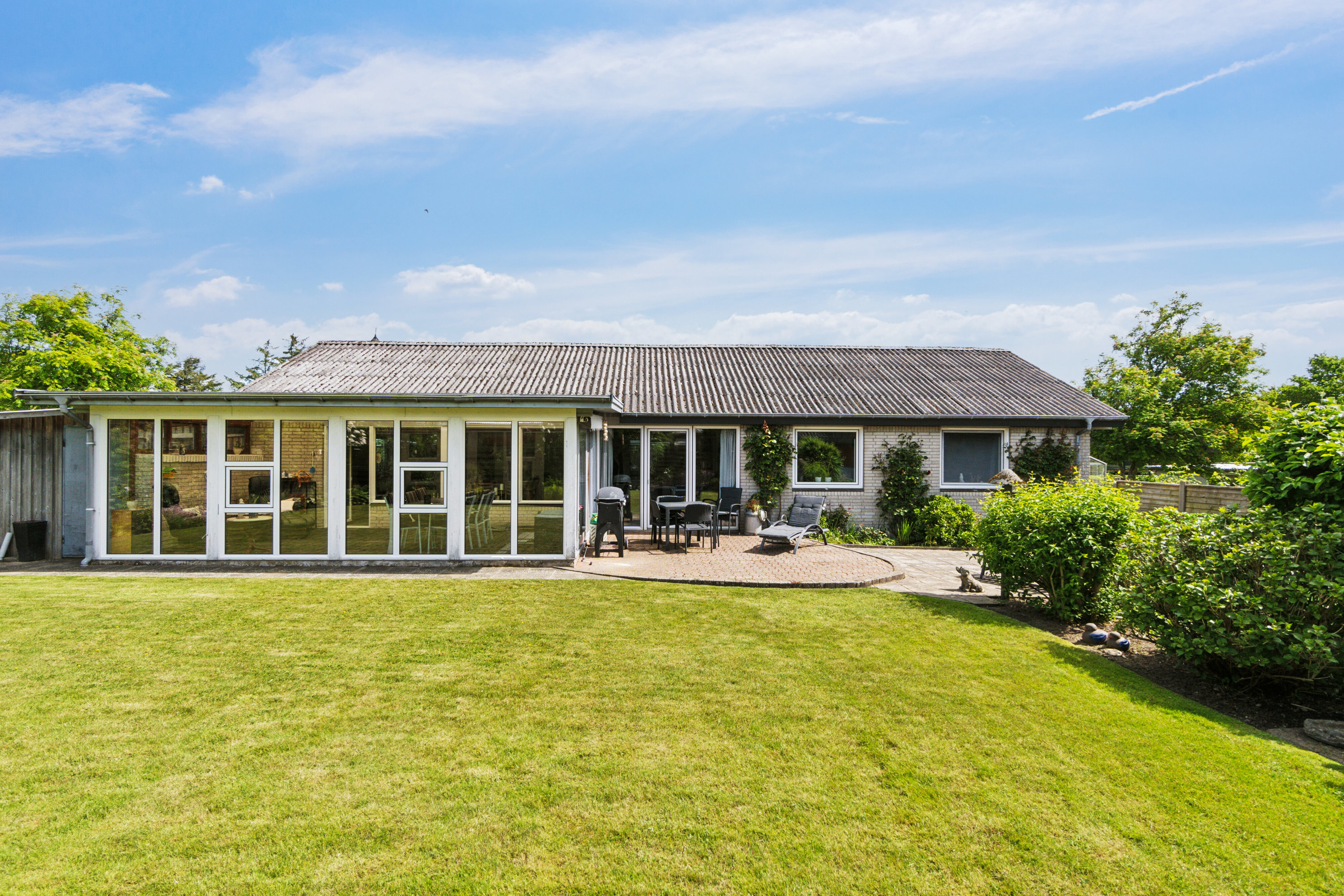 Fremhævet set fra haven billede i fuldskærmstilstand. Billede af Degnevænget 12, Koldby, 7752 Snedsted