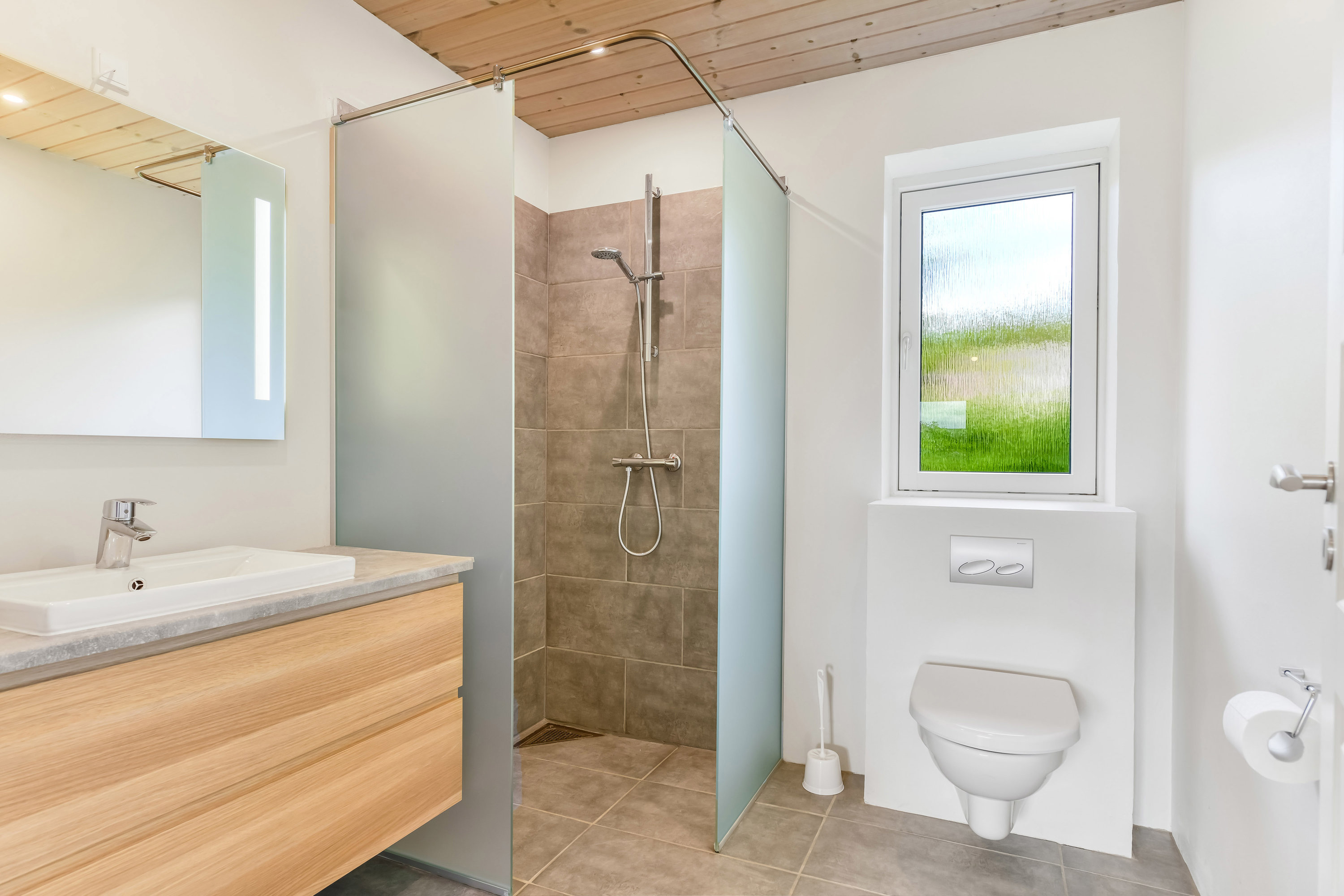 Fremhævet badeværelse billede i fuldskærmstilstand. Billede af Gammel Bøvlvej 38, 7260 Sønder Omme