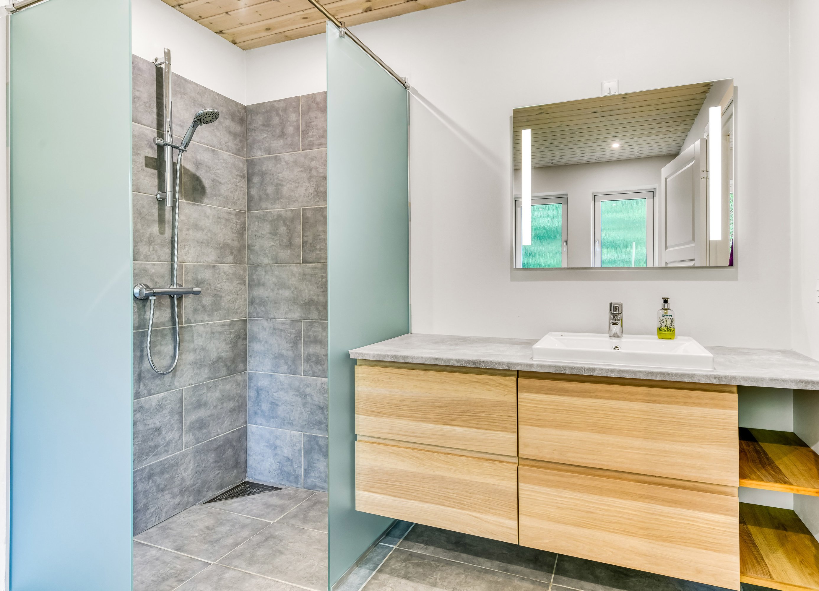 Fremhævet badeværelse billede i fuldskærmstilstand. Billede af Gammel Bøvlvej 38, 7260 Sønder Omme