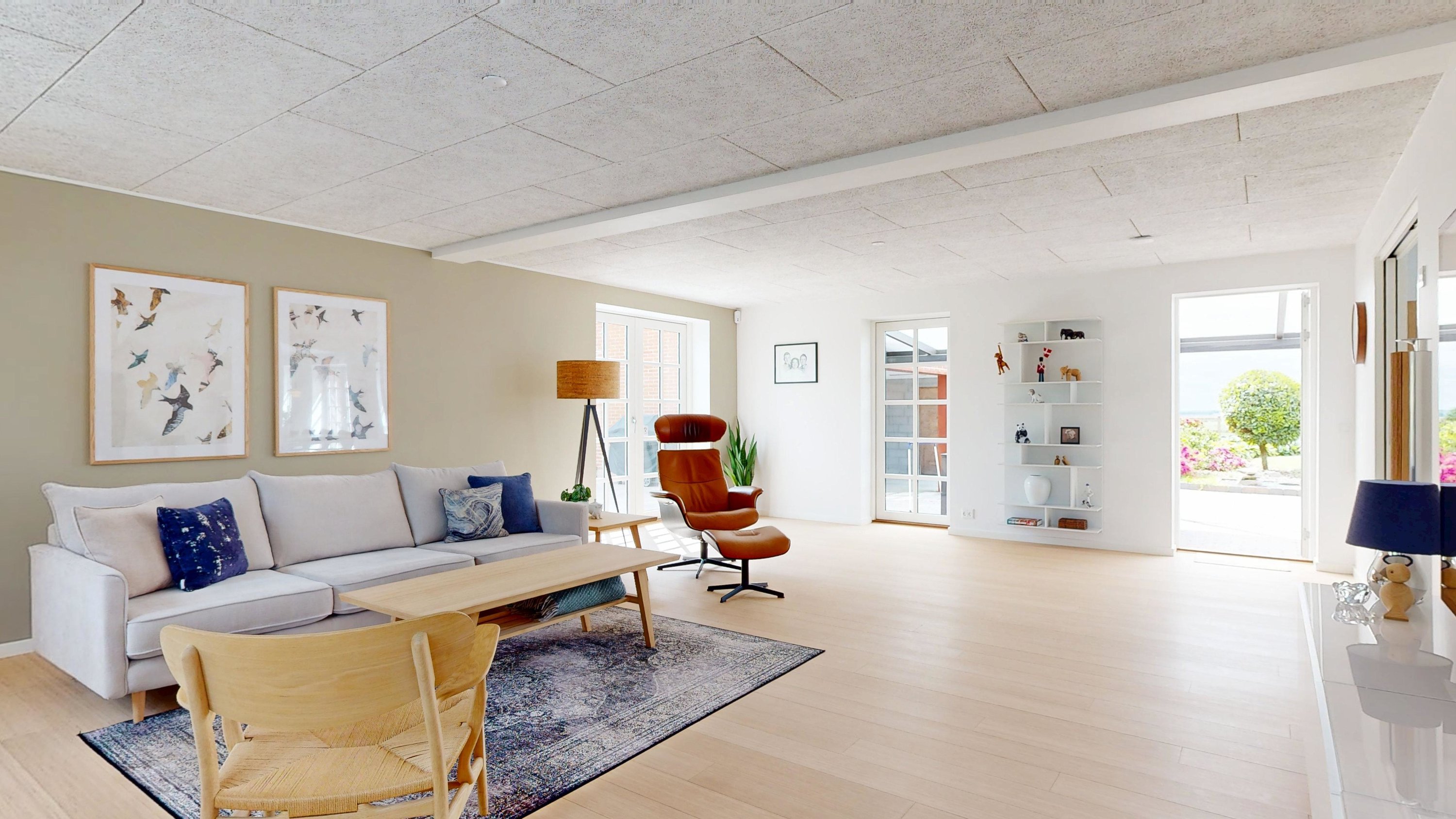 Fremhævet stue billede i fuldskærmstilstand. Billede af Holmedal 52, Voerladegård, 8660 Skanderborg