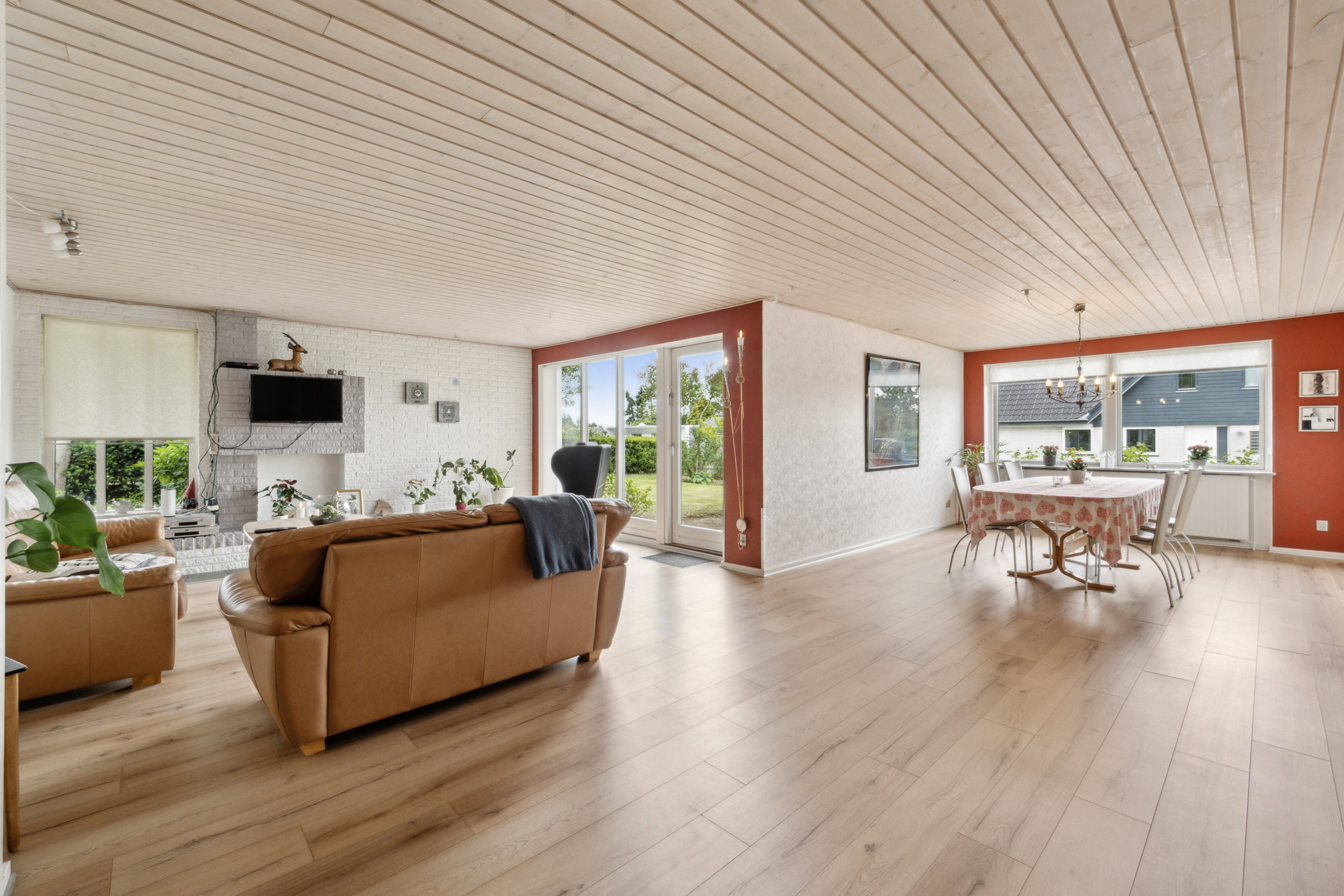 Fremhævet stue billede i fuldskærmstilstand. Billede af Fjordvænget 13, 8832 Skals