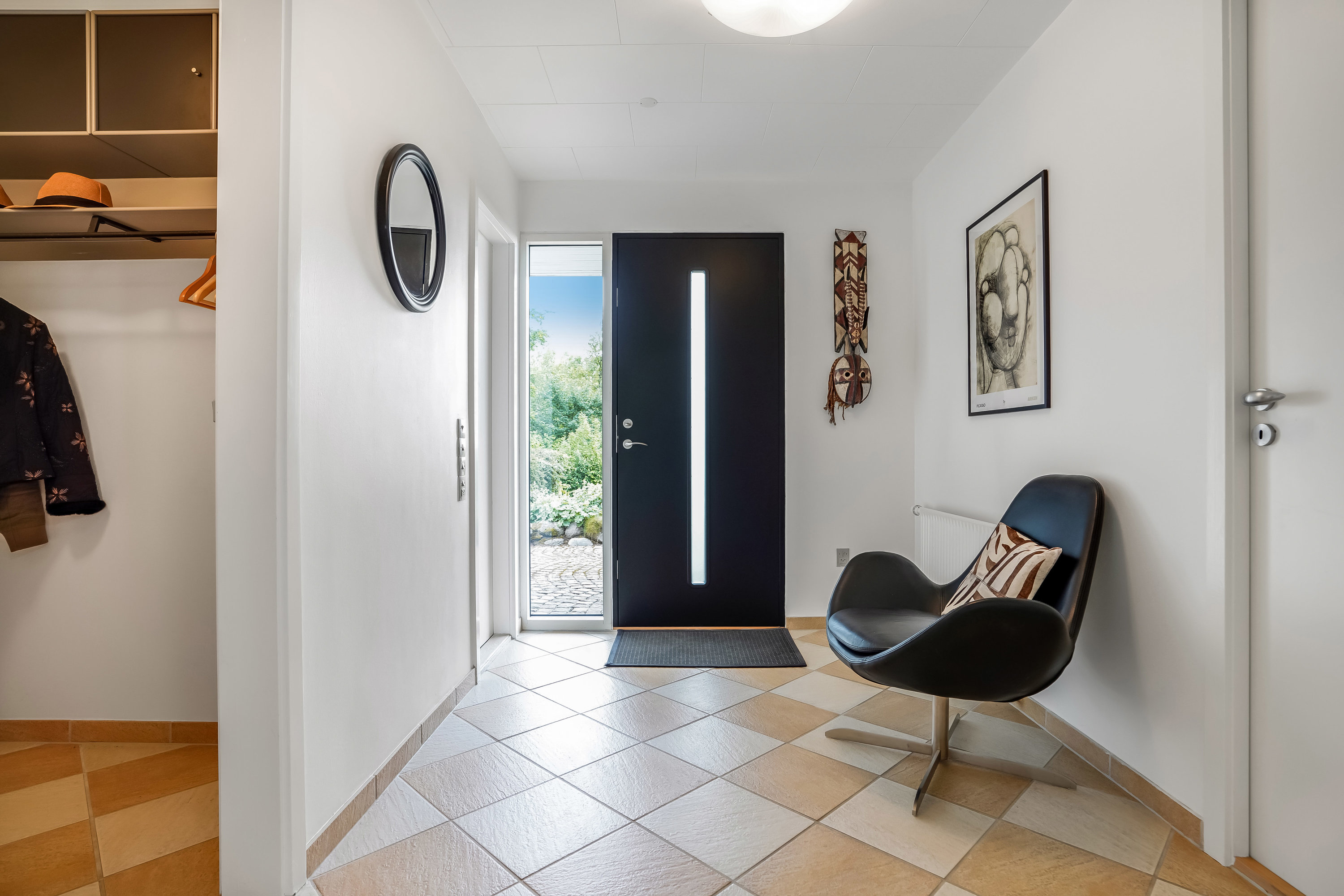 Fremhævet entré billede i fuldskærmstilstand. Billede af Hole Skovvej 50, Korup, 5210 Odense NV