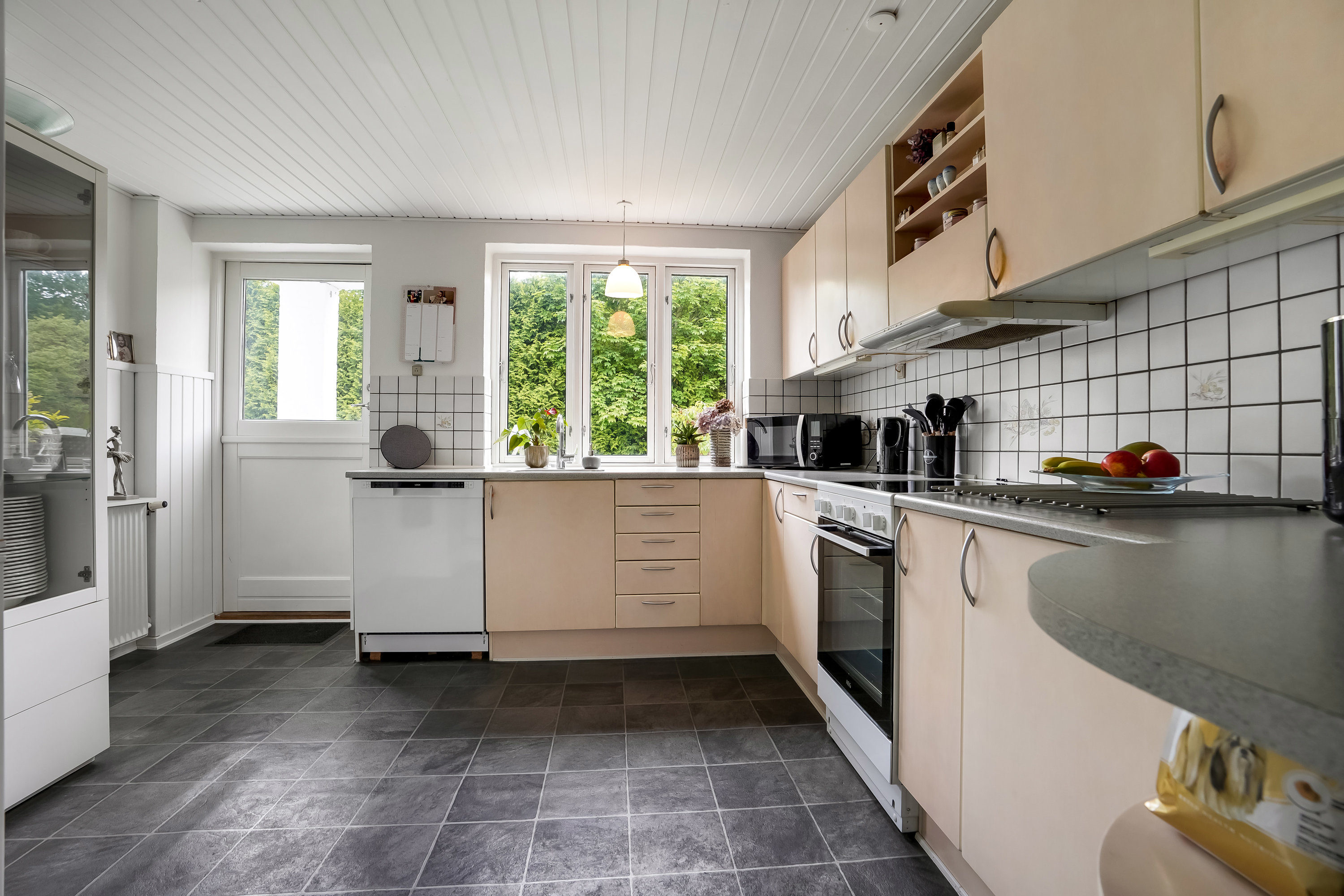 Fremhævet køkken billede i fuldskærmstilstand. Billede af Middelfartvej 402, Lille Ubberud, 5491 Blommenslyst