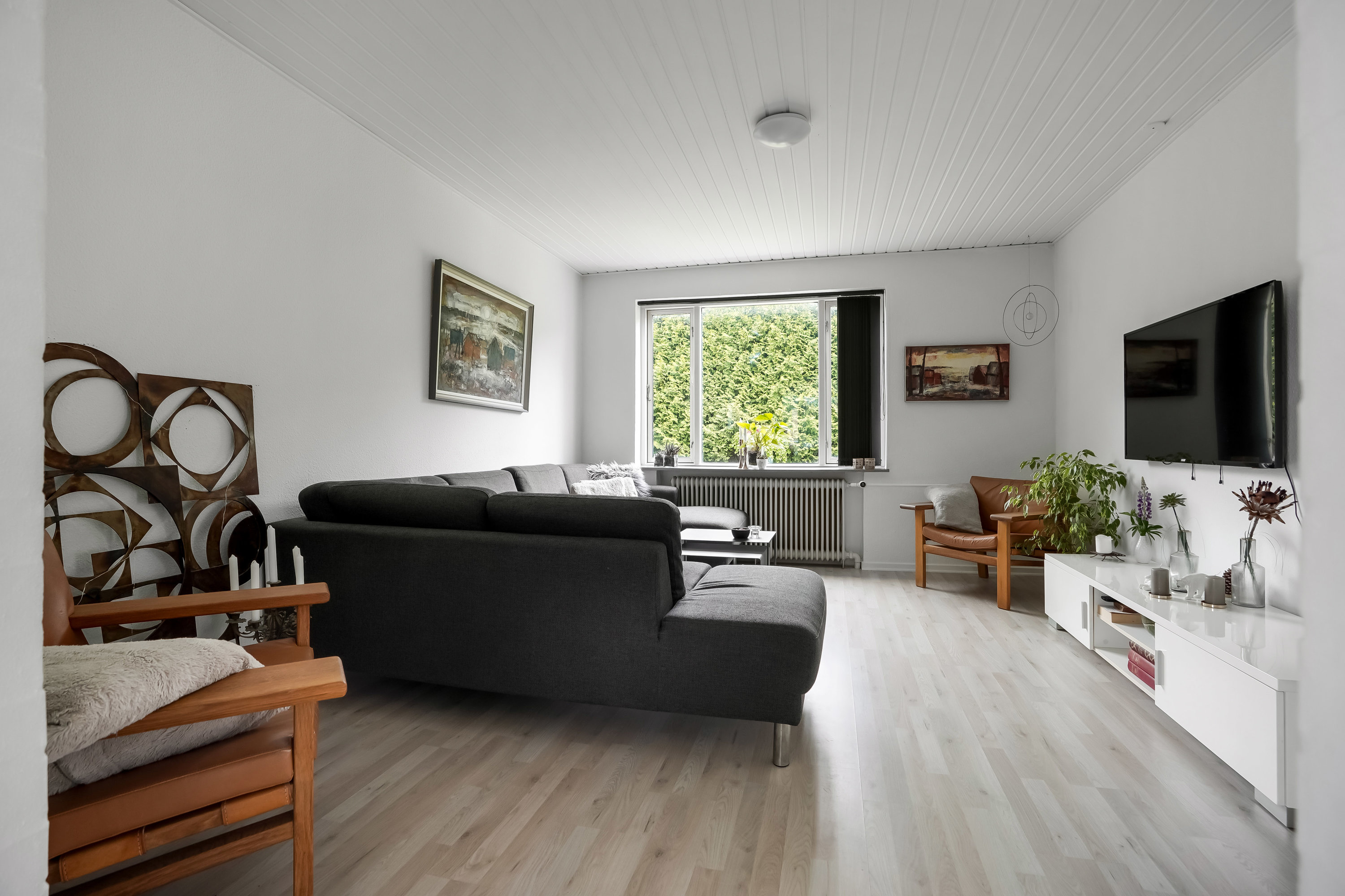 Fremhævet stue billede i fuldskærmstilstand. Billede af Middelfartvej 402, Lille Ubberud, 5491 Blommenslyst