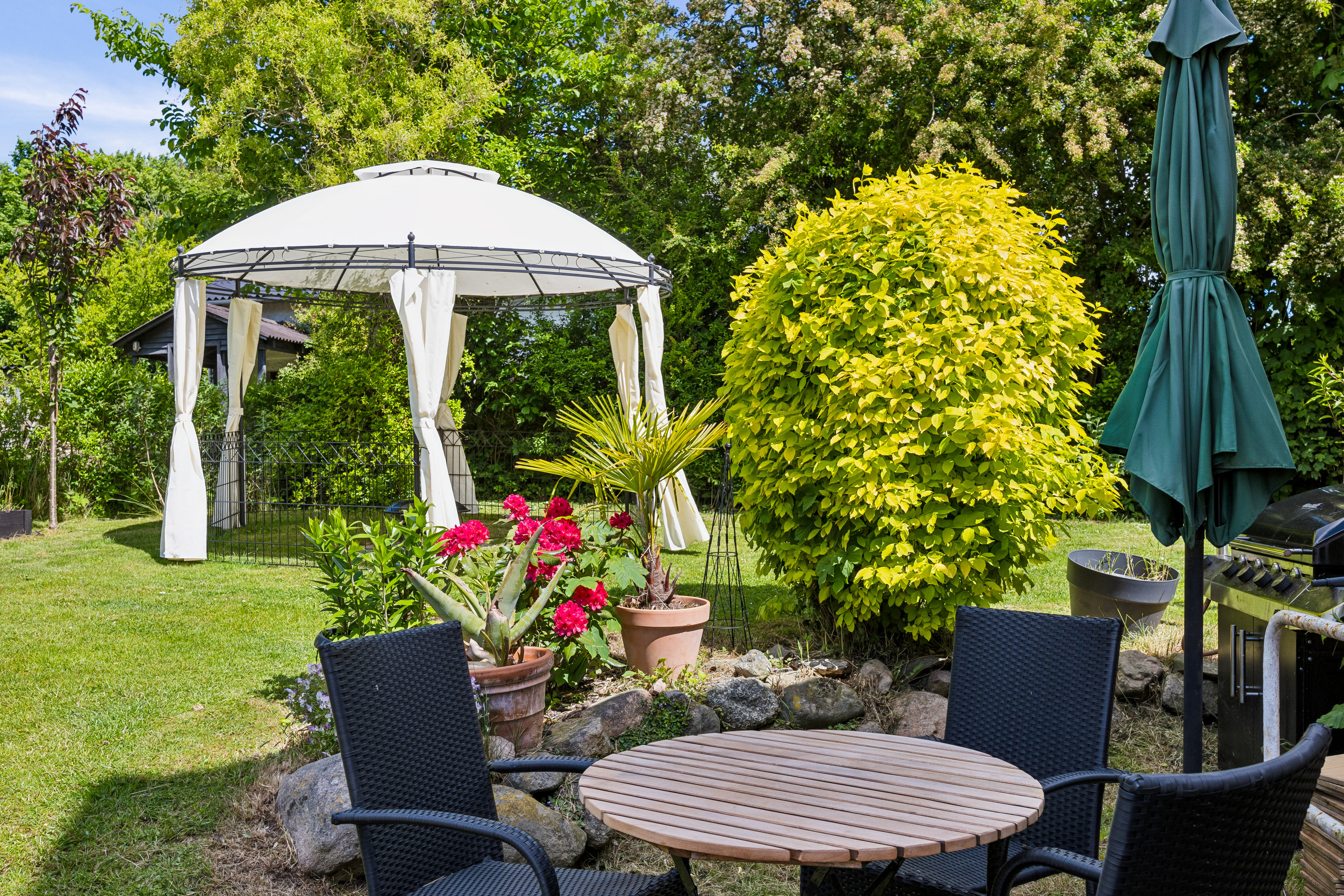 Fremhævet terrasse billede i fuldskærmstilstand. Billede af Bjergsted Byvej 11, Bjergsted, 4450 Jyderup