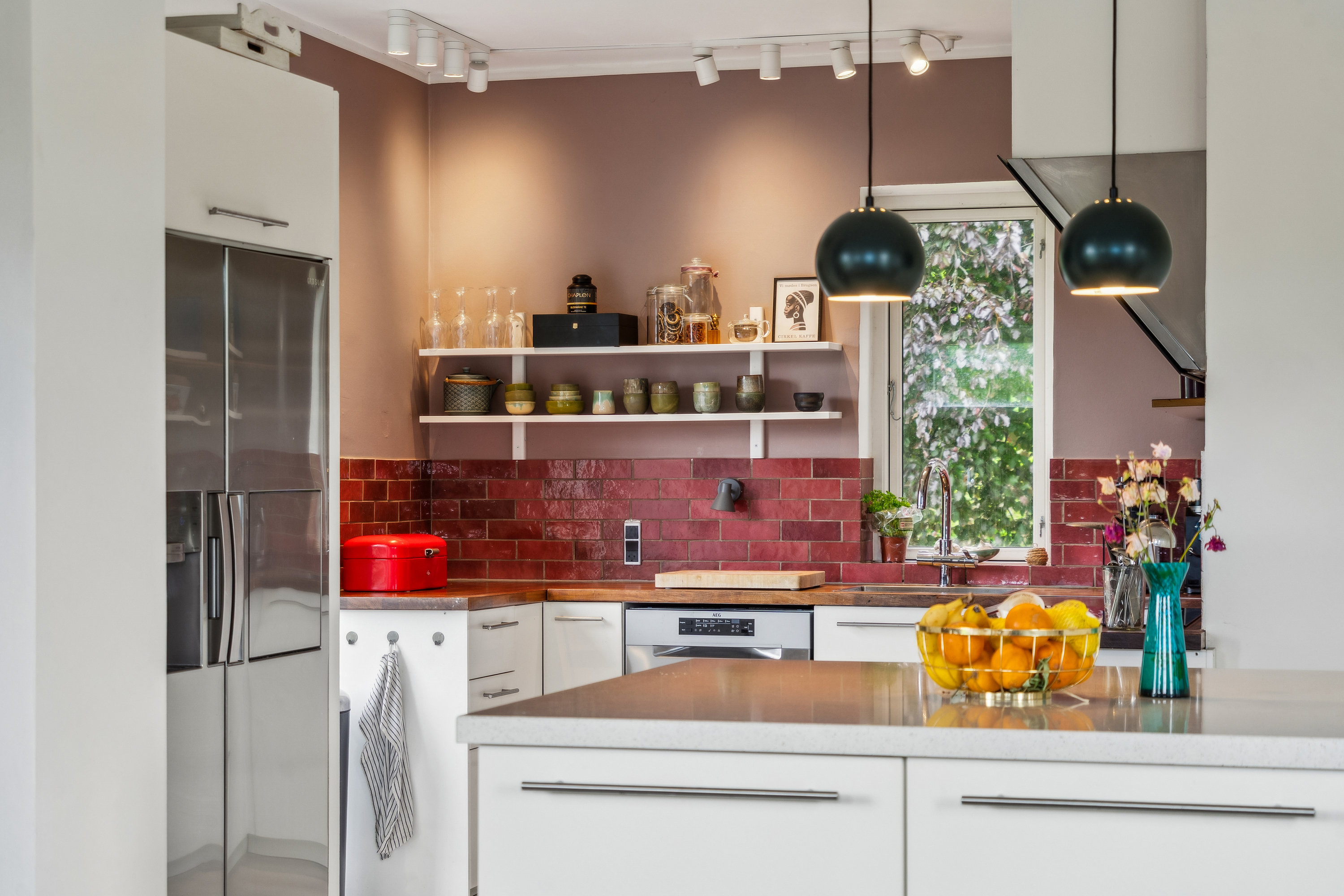 Fremhævet køkken billede i fuldskærmstilstand. Billede af Højgårds Vænge 4, 2880 Bagsværd