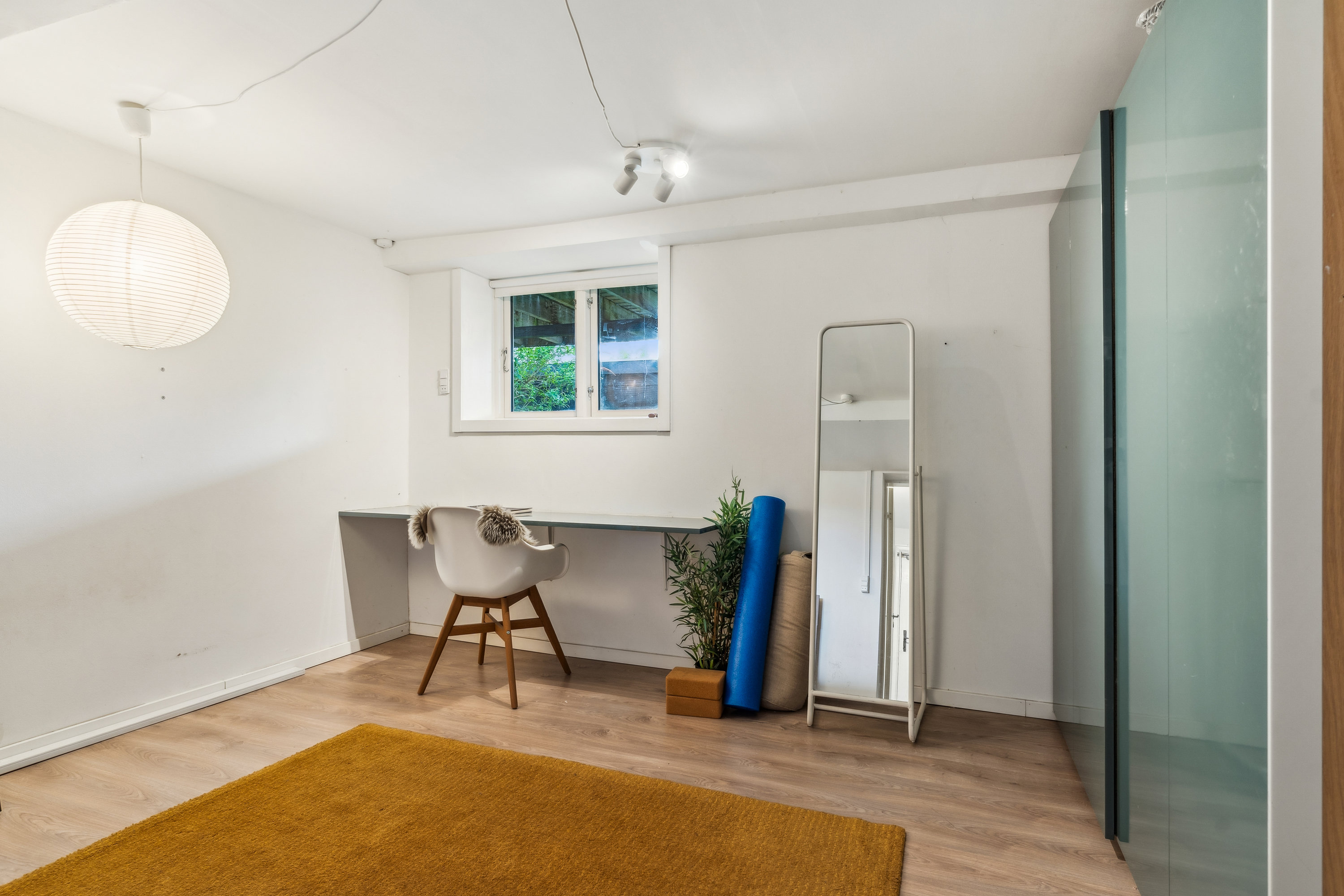 Fremhævet gang billede i fuldskærmstilstand. Billede af Højgårds Vænge 4, 2880 Bagsværd