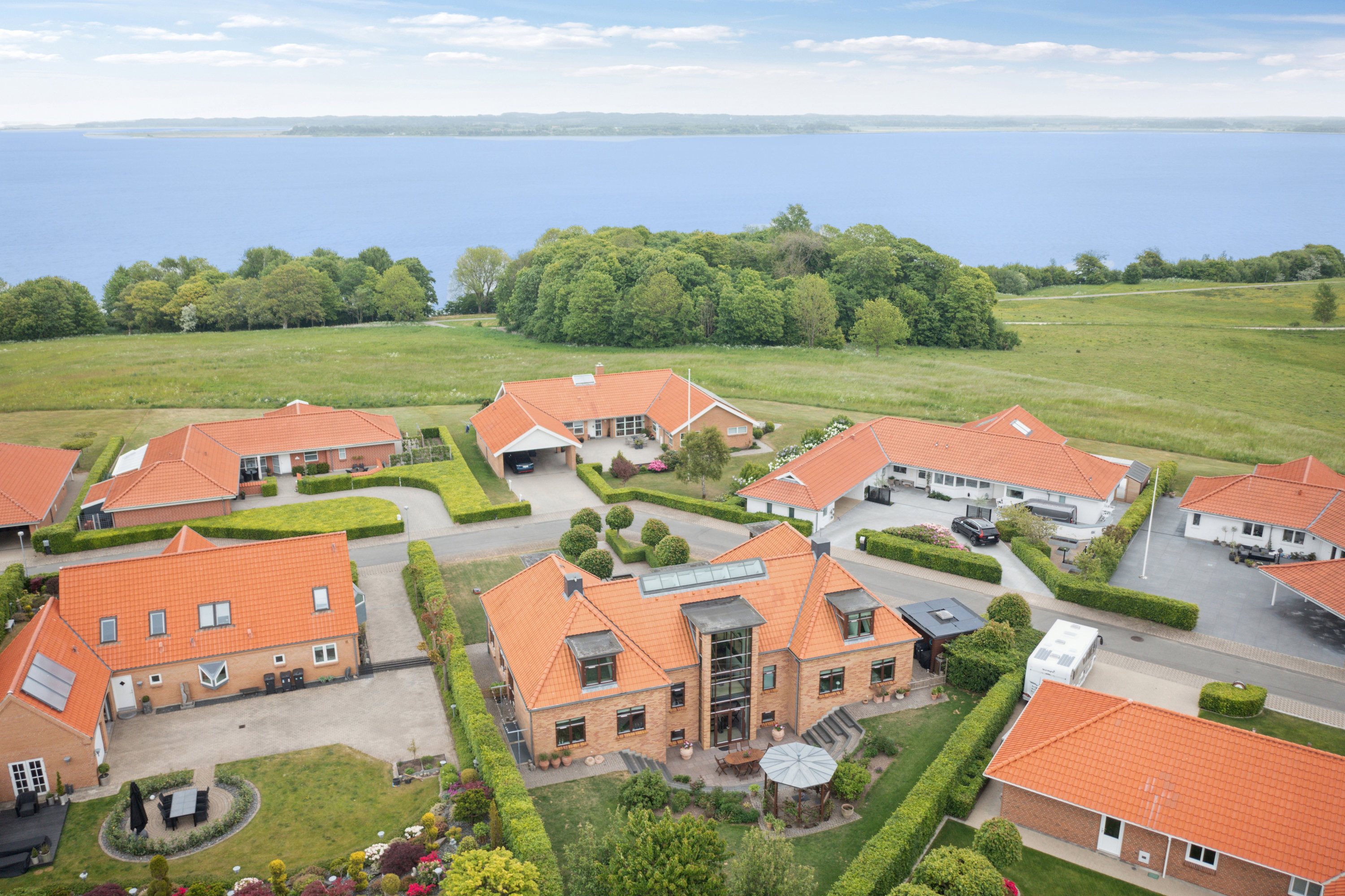 Fremhævet luftfoto billede i fuldskærmstilstand. Billede af Petuniavej 203, 7800 Skive