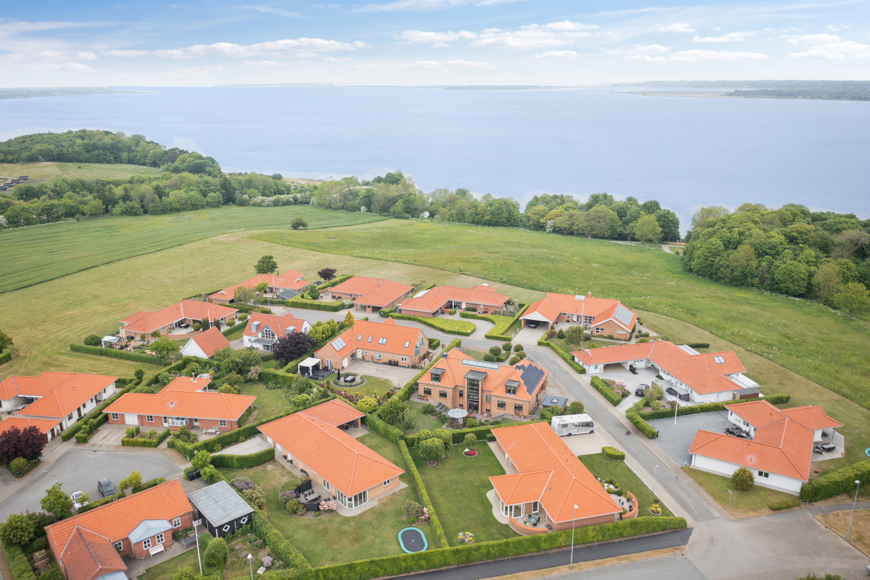 Fremhævet luftfoto billede i fuldskærmstilstand. Billede af Petuniavej 203, 7800 Skive