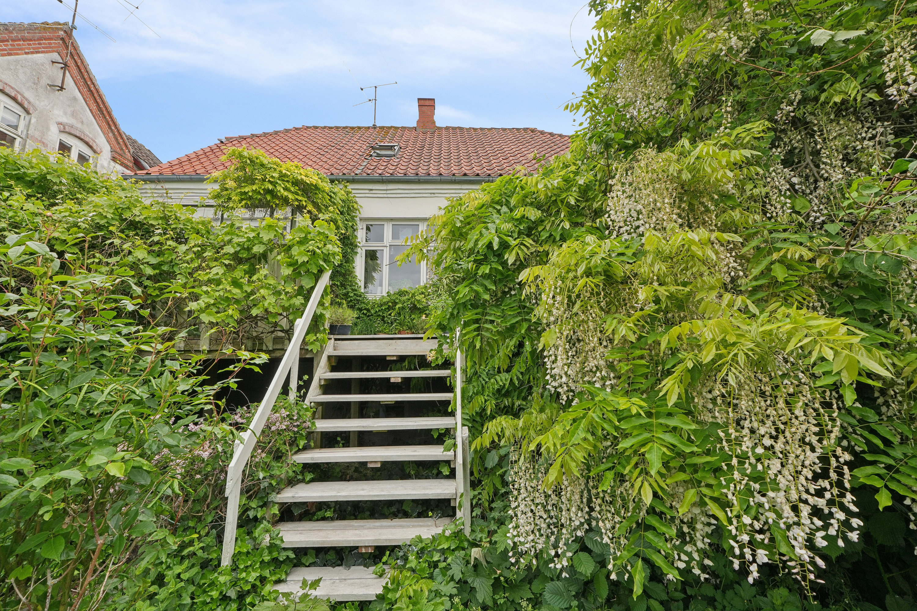Miniaturebillede 1: set fra haven. Billede af Jens Winthers Vej 20, 5900 Rudkøbing