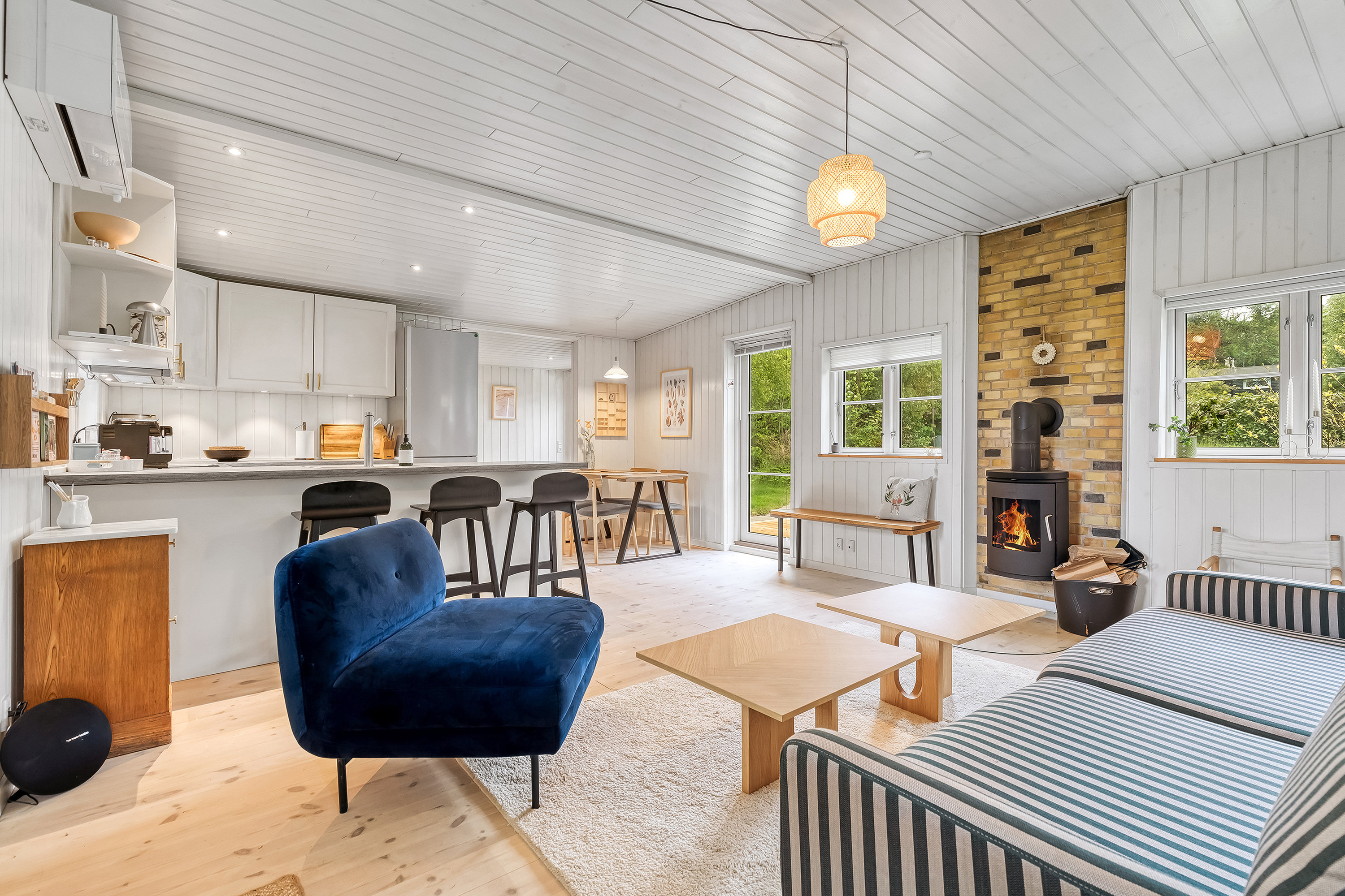 Fremhævet stue billede i fuldskærmstilstand. Billede af Baune-Åsen 5B, Rågeleje, 3210 Vejby