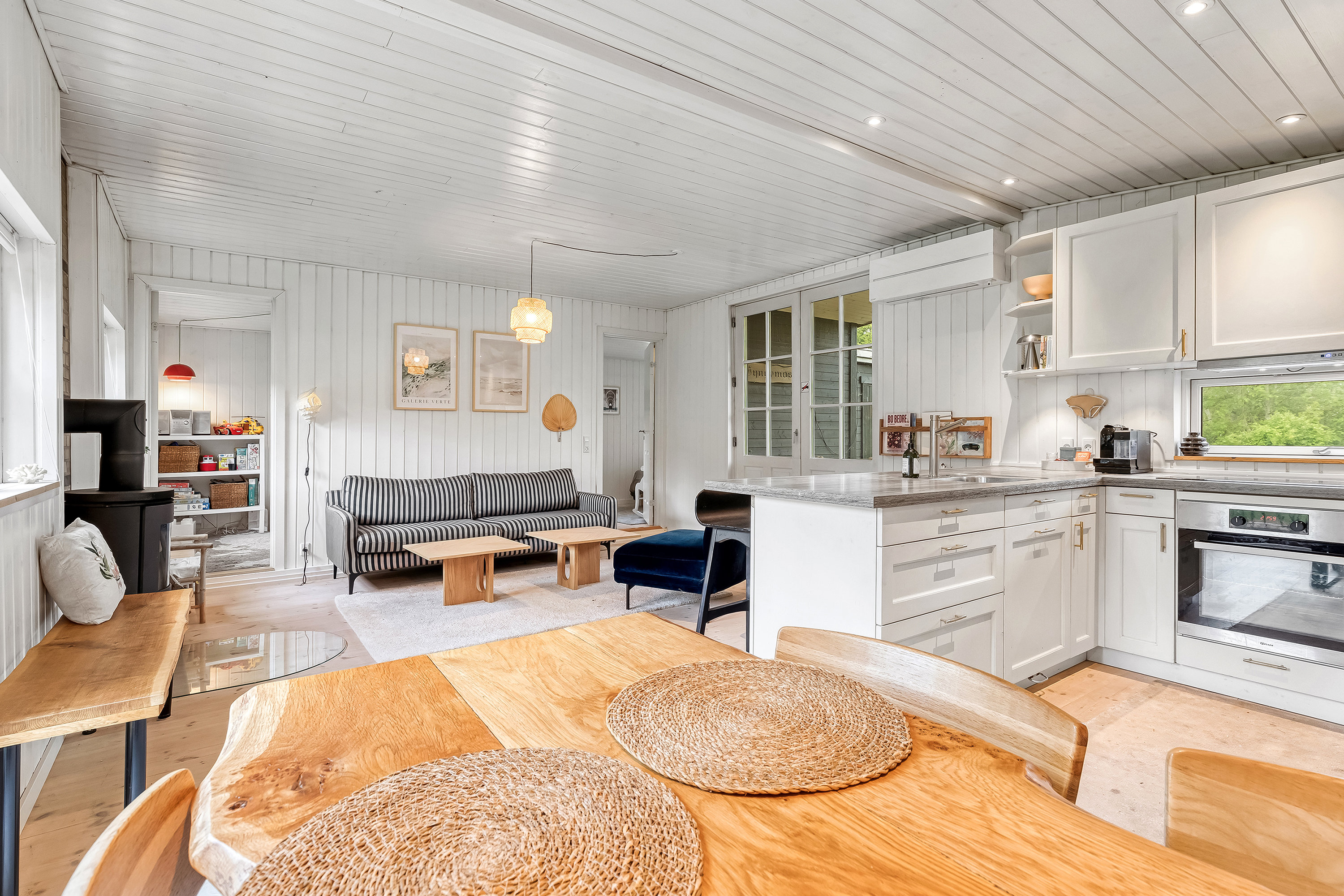 Fremhævet stue billede i fuldskærmstilstand. Billede af Baune-Åsen 5B, Rågeleje, 3210 Vejby