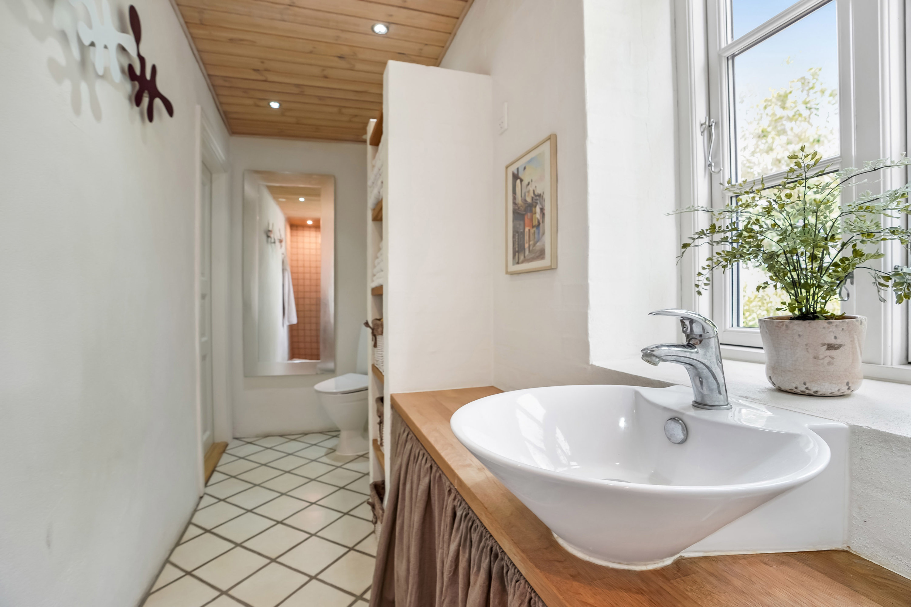 Fremhævet badeværelse billede i fuldskærmstilstand. Billede af Brentebjerg 4, Baaring, 5466 Asperup