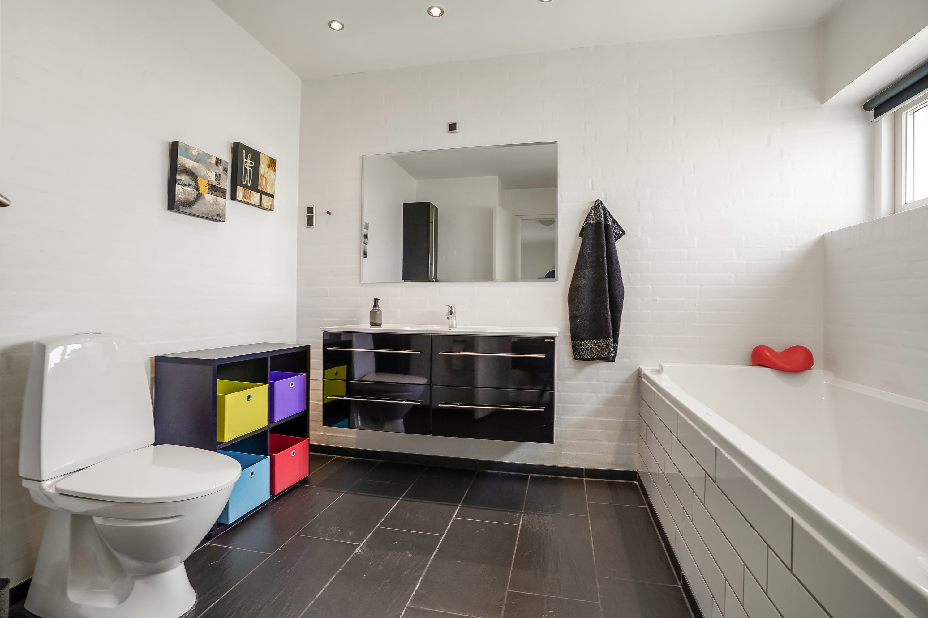 Fremhævet badeværelse billede i fuldskærmstilstand. Billede af Roloddet 10, Aale, 7160 Tørring