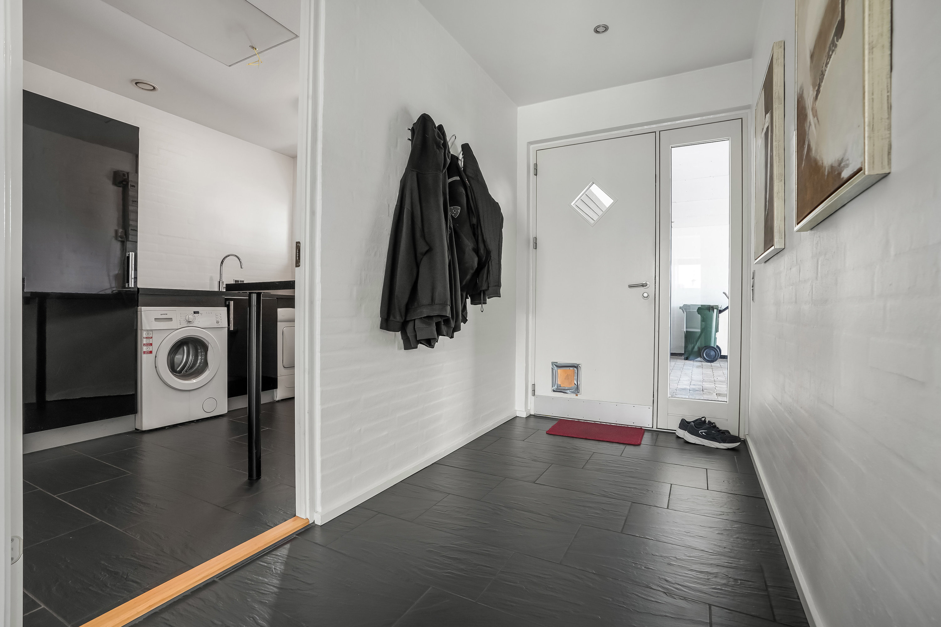 Fremhævet entré billede i fuldskærmstilstand. Billede af Roloddet 10, Aale, 7160 Tørring