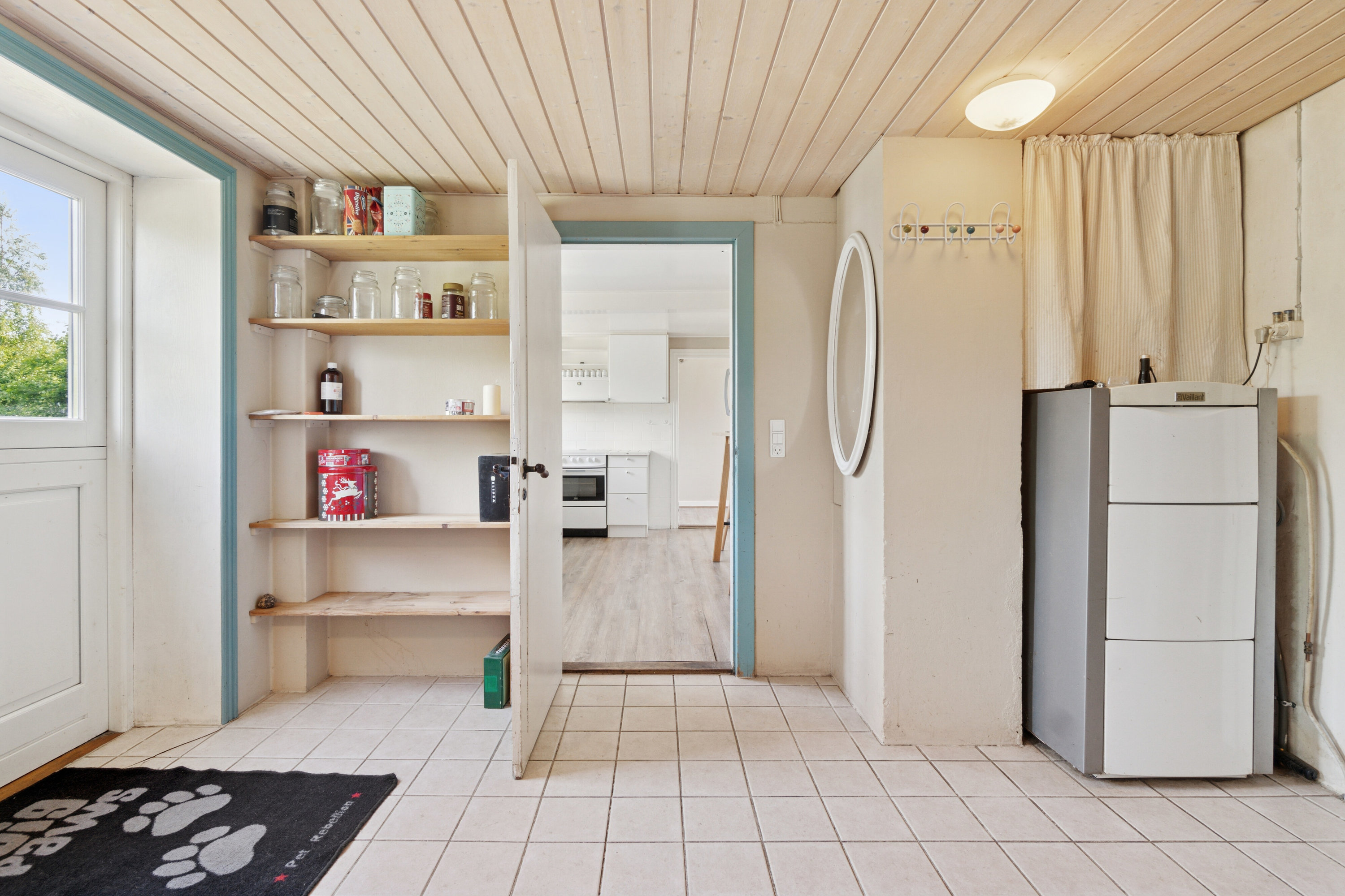 Fremhævet indendørs billede i fuldskærmstilstand. Billede af Krakvej 6, Poulsker, 3730 Nexø