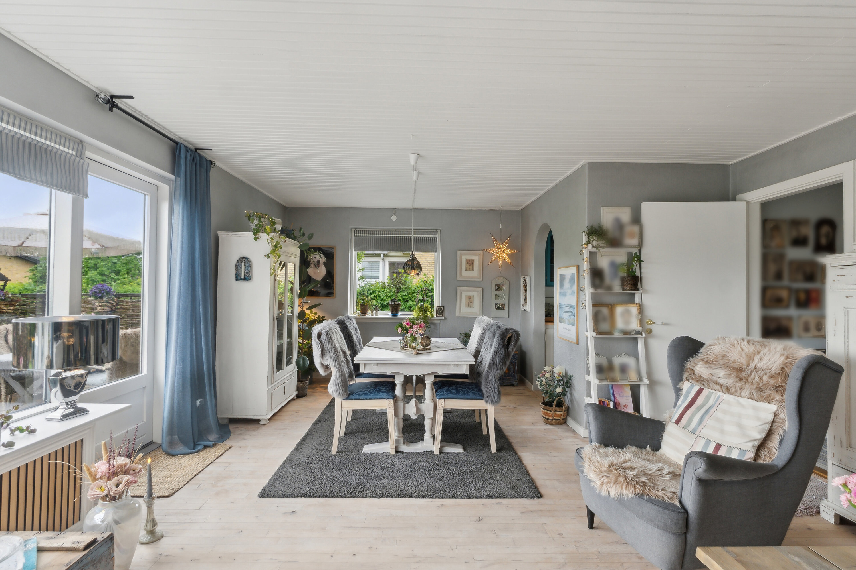 Fremhævet stue billede i fuldskærmstilstand. Billede af Fynsgade 34, 9870 Sindal