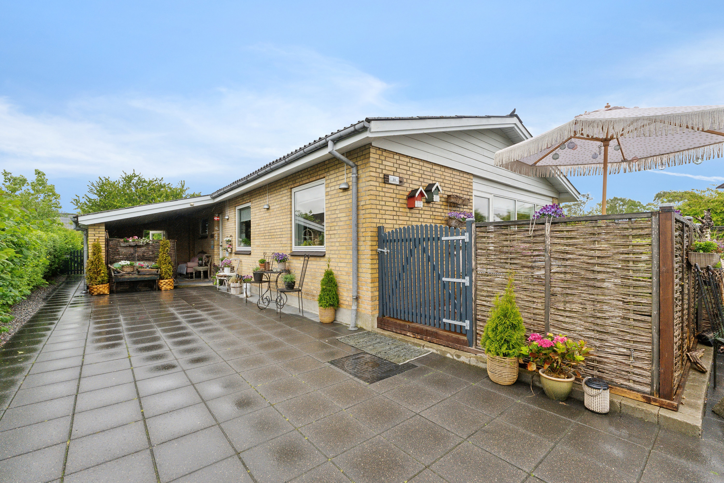 Fremhævet indkørsel billede i fuldskærmstilstand. Billede af Fynsgade 34, 9870 Sindal