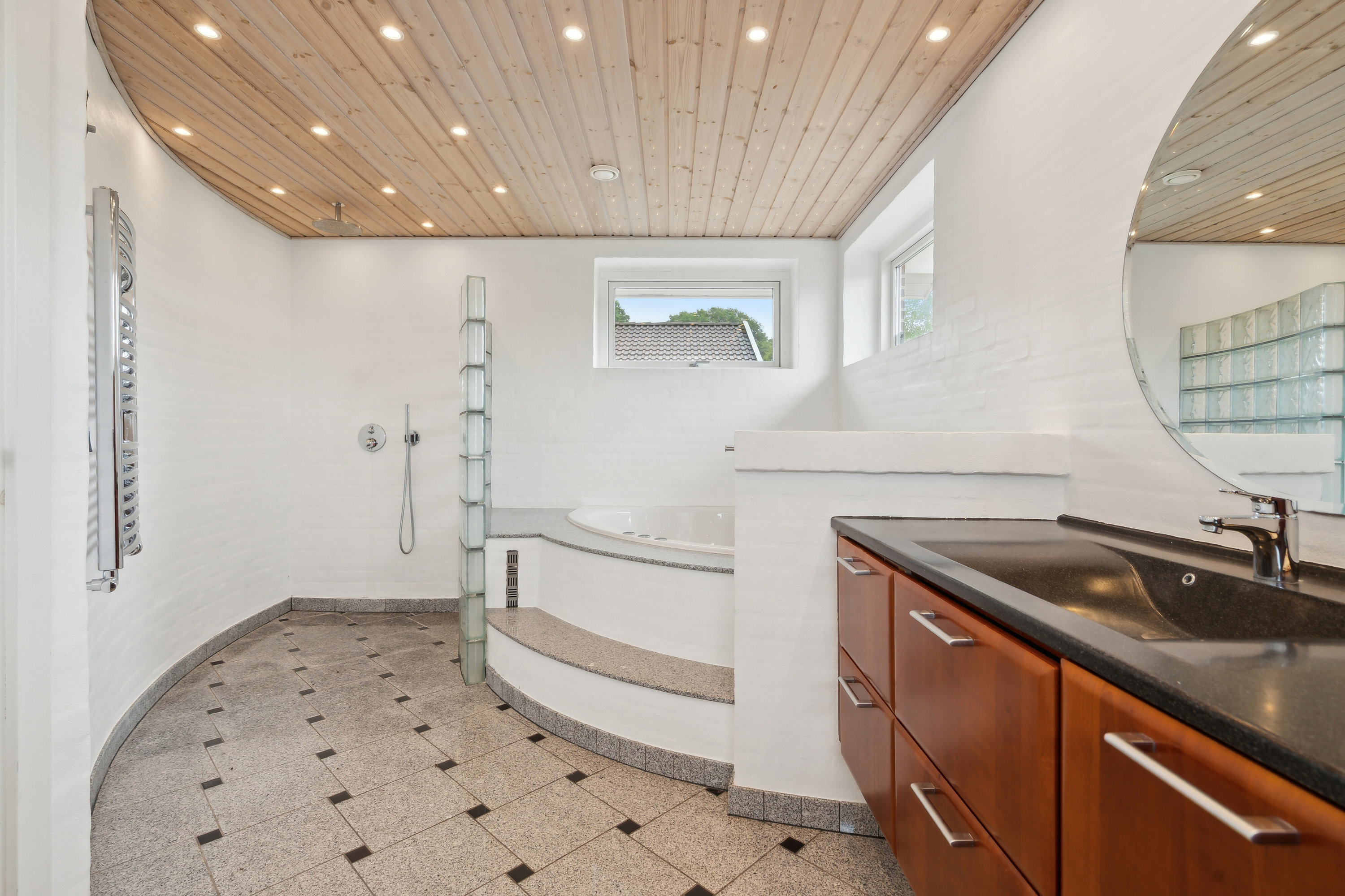 Fremhævet badeværelse billede i fuldskærmstilstand. Billede af Fasanvej 4, Kollund, 6340 Kruså