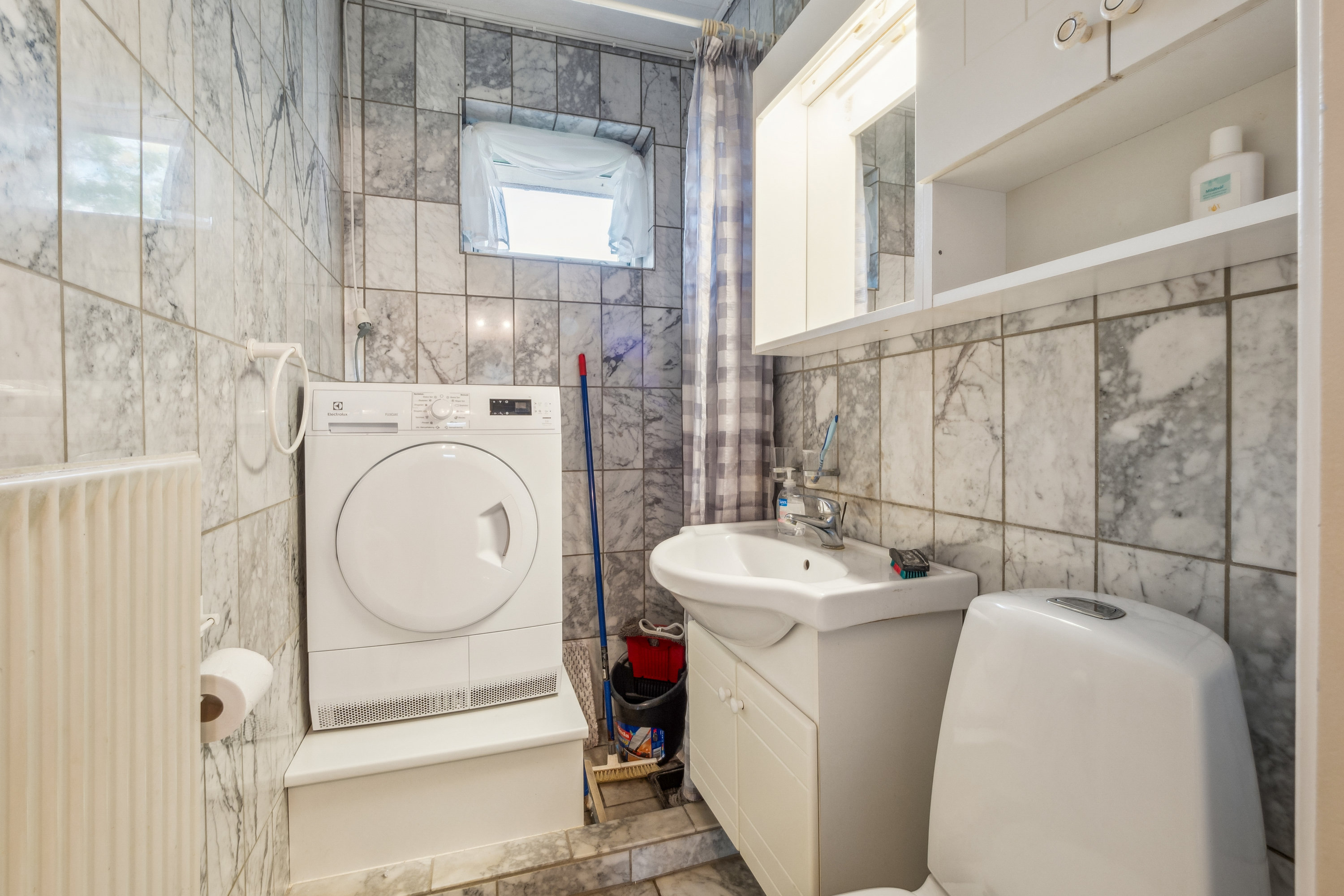 Fremhævet badeværelse billede i fuldskærmstilstand. Billede af Fuglebakken 34, 7900 Nykøbing M